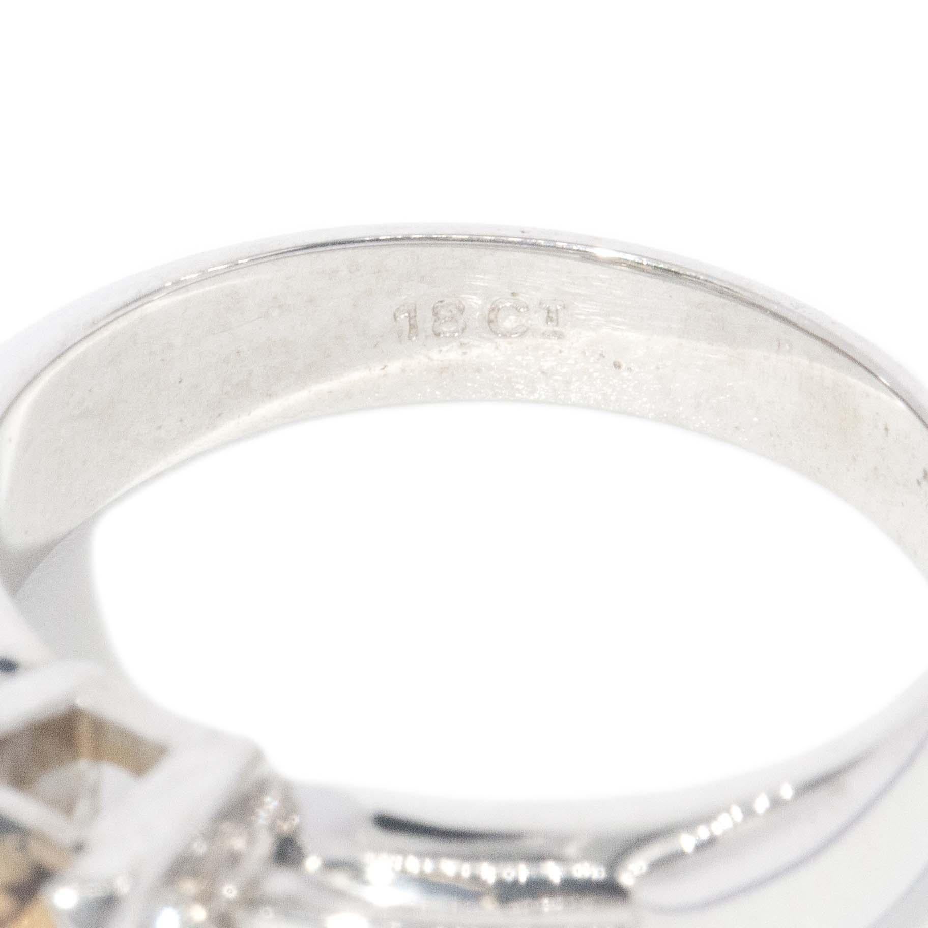 Vintage Circa 1970er Jahre Parti Saphir & Diamant-Ring 18 Karat Weißgold im Angebot 3