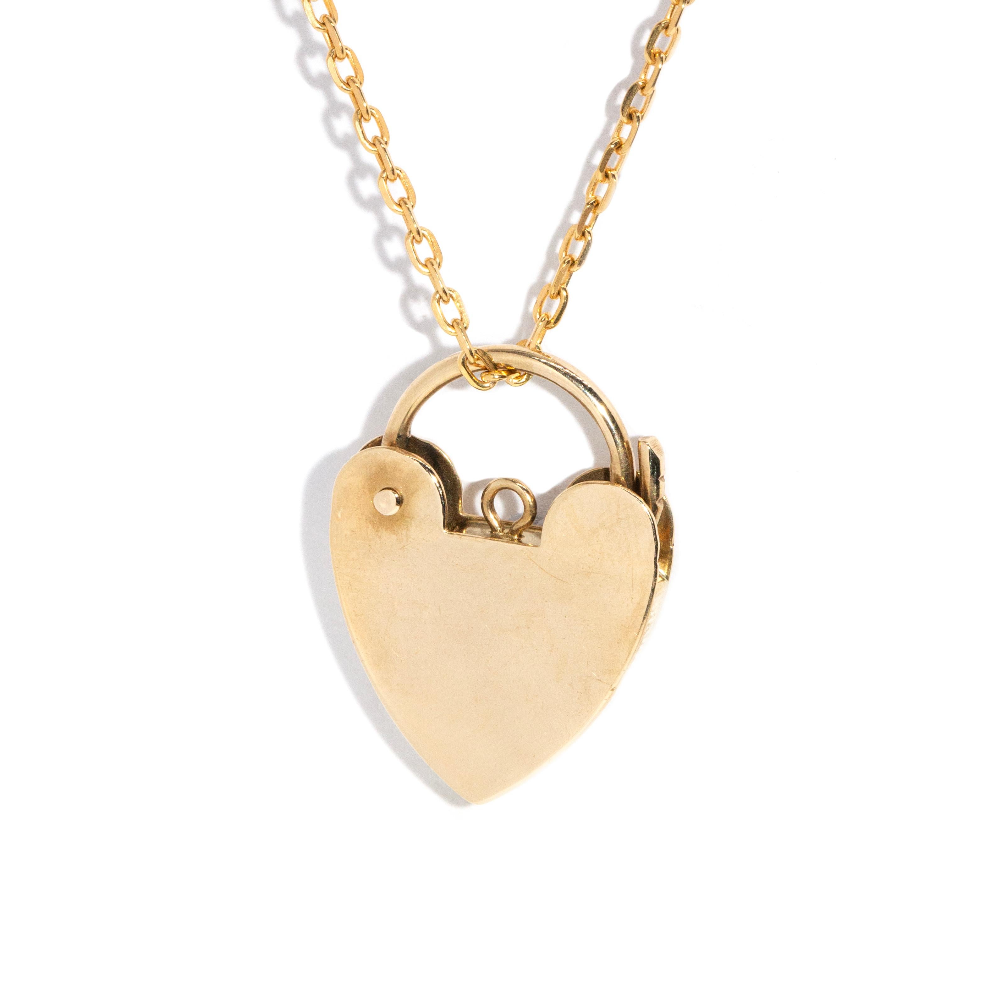 Vintage Circa 1970s Patterned Heart Shaped Padlock & Chain 9 Carat Yellow Gold 2