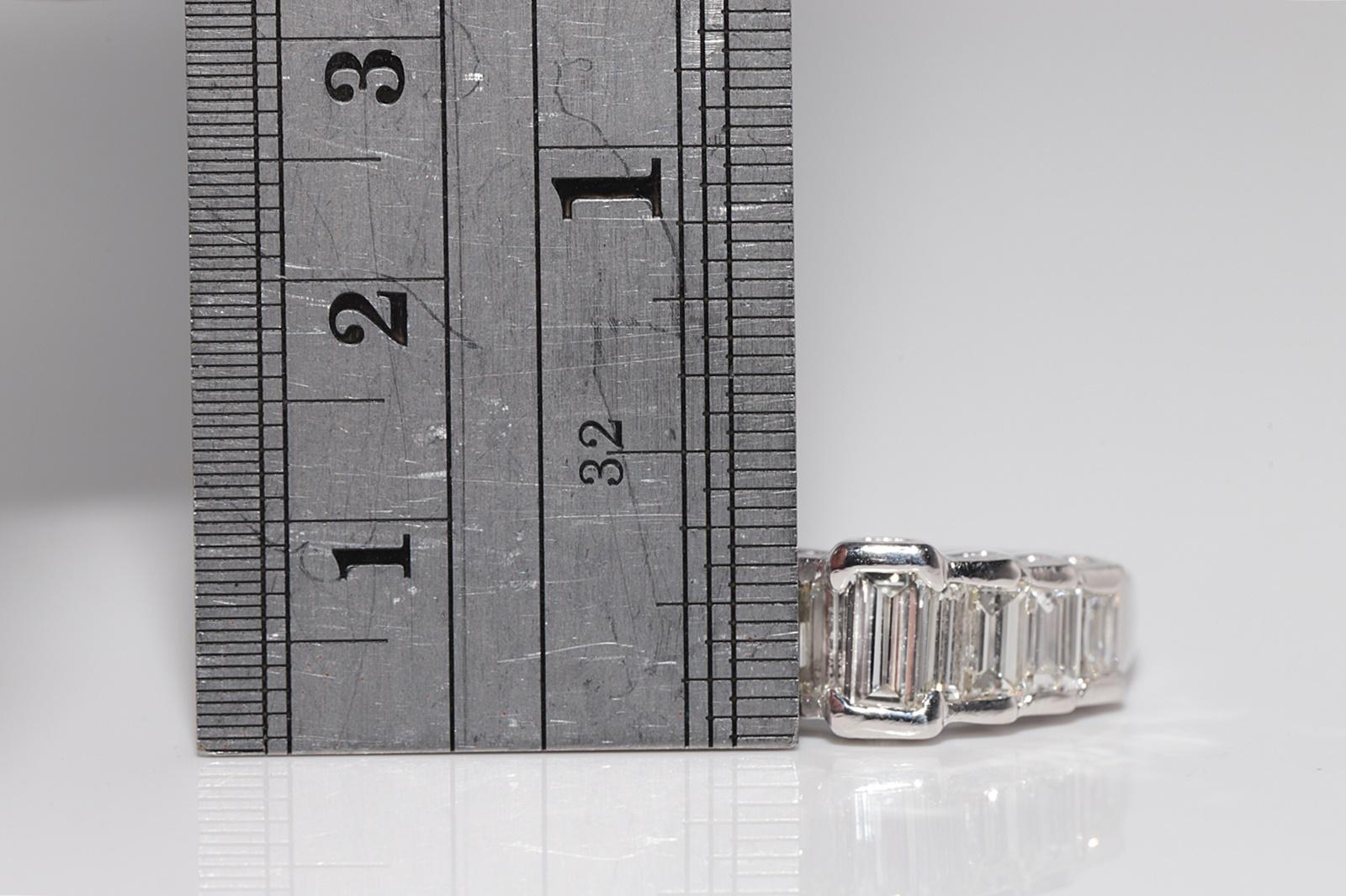 Vintage CIRCA 1970er Platin Natürlicher Baguetteschliff Diamant Dekorierter Bandring im Angebot 6
