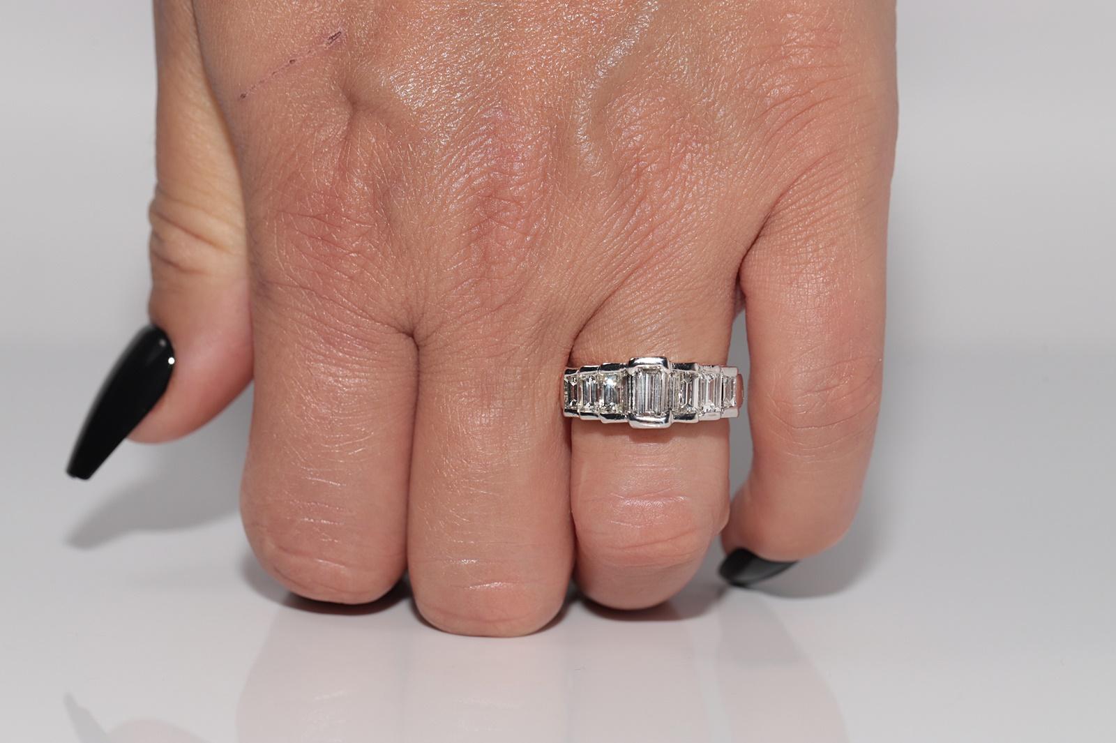Vintage CIRCA 1970er Platin Natürlicher Baguetteschliff Diamant Dekorierter Bandring im Angebot 9