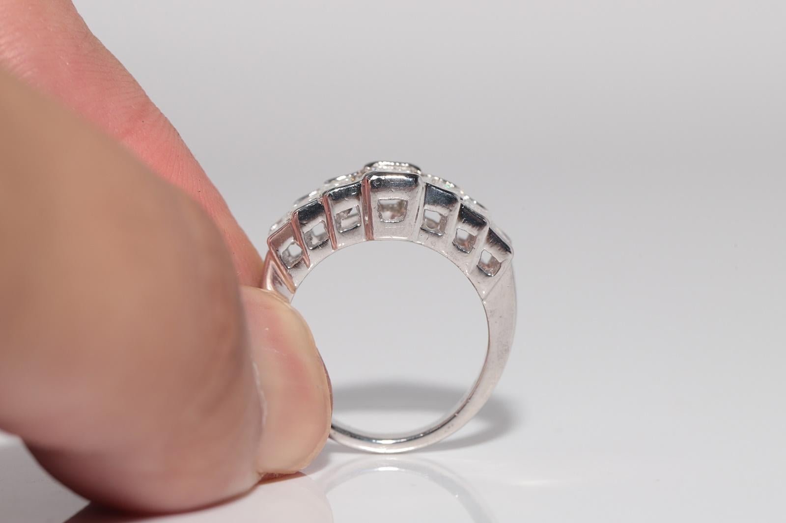 Vintage CIRCA 1970er Platin Natürlicher Baguetteschliff Diamant Dekorierter Bandring im Angebot 2