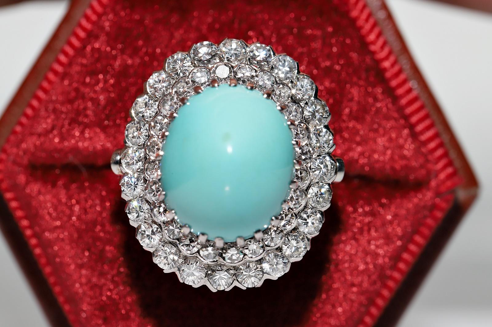 Vintage Circa 1970s Platinum Natural Diamond And Turquoise Decorated Ring In Good Condition For Sale In Fatih/İstanbul, 34