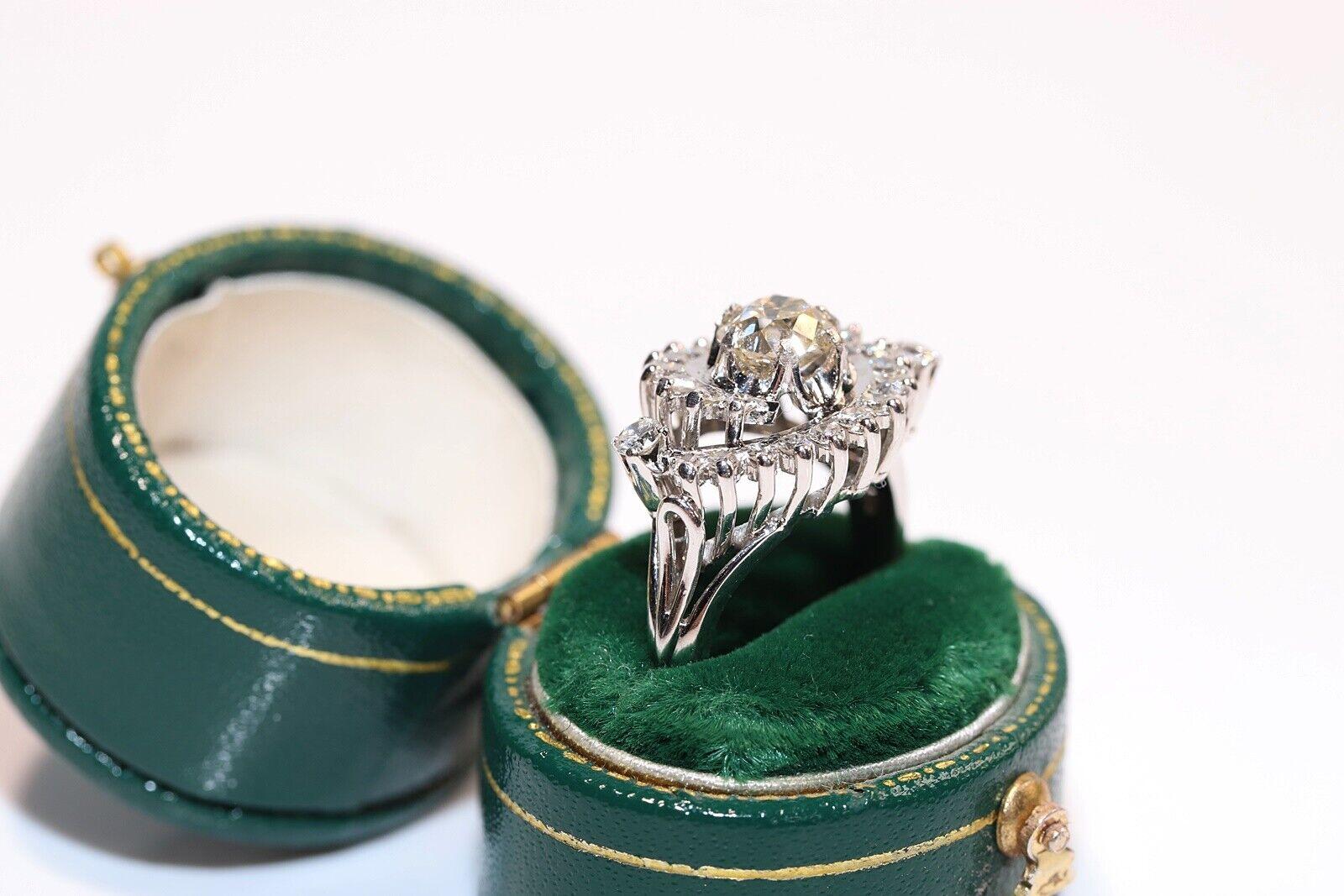 Vintage Circa 1970er Jahre Platin Natürlicher Diamant Dekorierter Ring  im Angebot 4