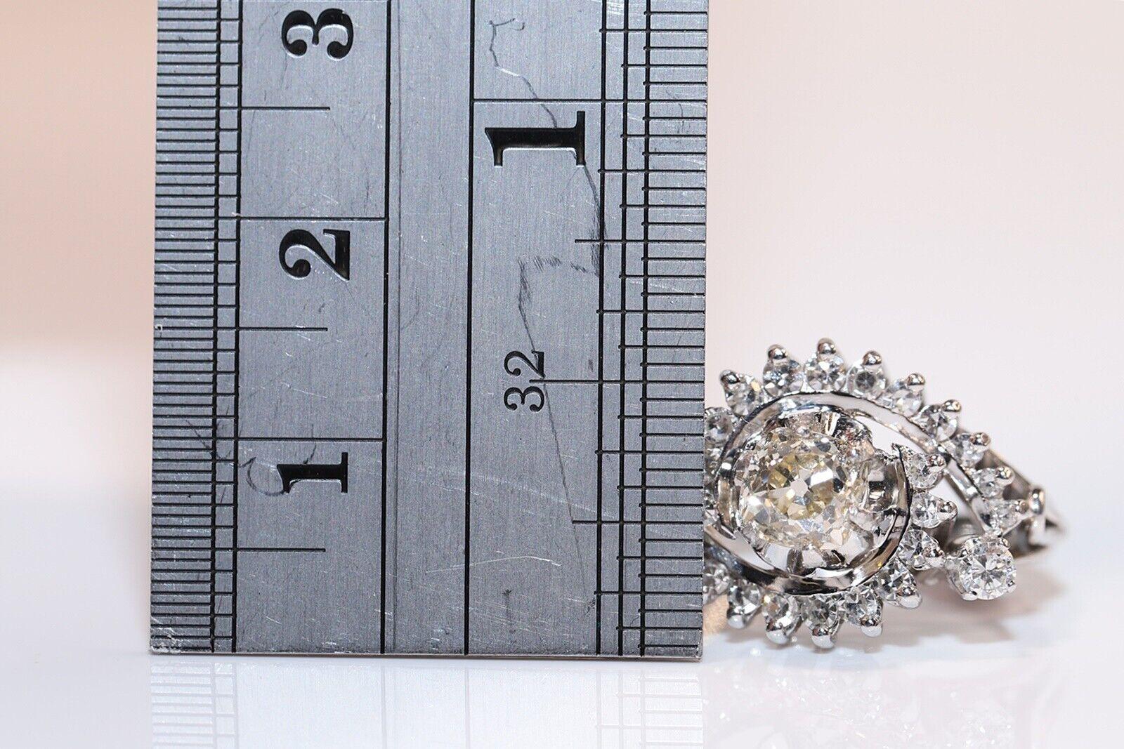 Vintage Circa 1970 Bague en platine décorée de diamants naturels  Bon état - En vente à Fatih/İstanbul, 34