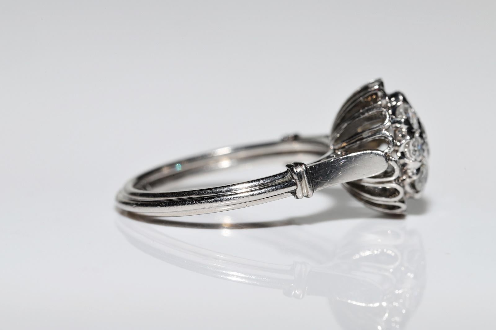 Vintage Circa 1970s Anillo Artesanal de Platino Decorado con Diamantes Naturales en venta 2