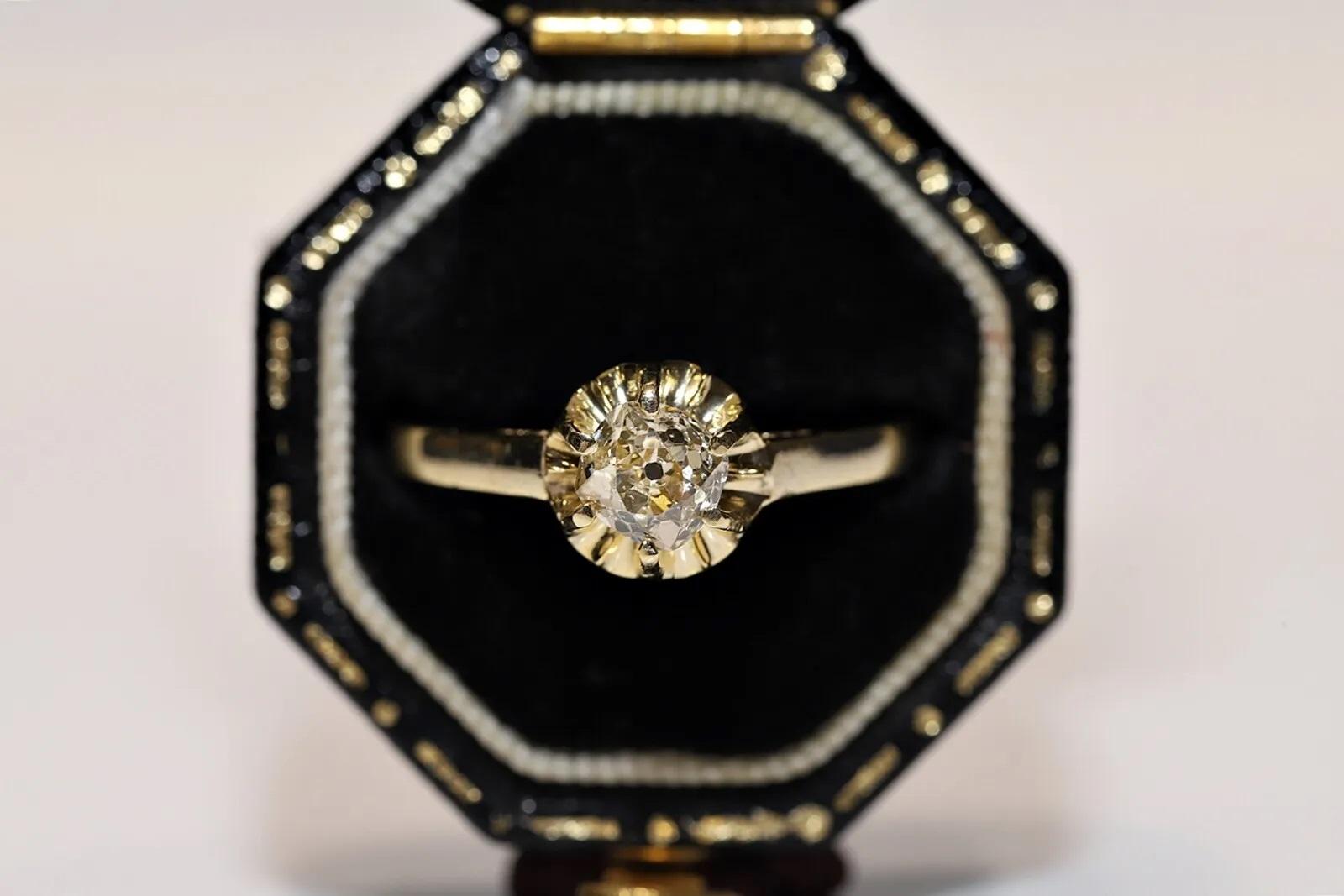 Vintage Circa 1970er Jahre Platin Natürlicher Altschliff Diamant Dekorierter Solitär Ring im Angebot 4