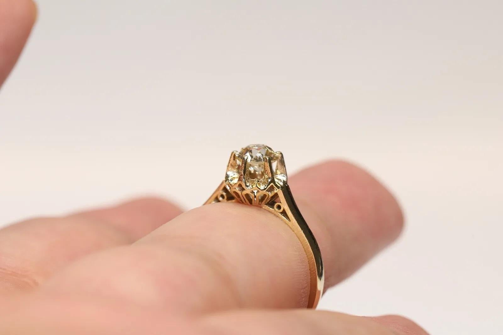 Vintage Circa 1970er Jahre Platin Natürlicher Altschliff Diamant Dekorierter Solitär Ring im Angebot 2