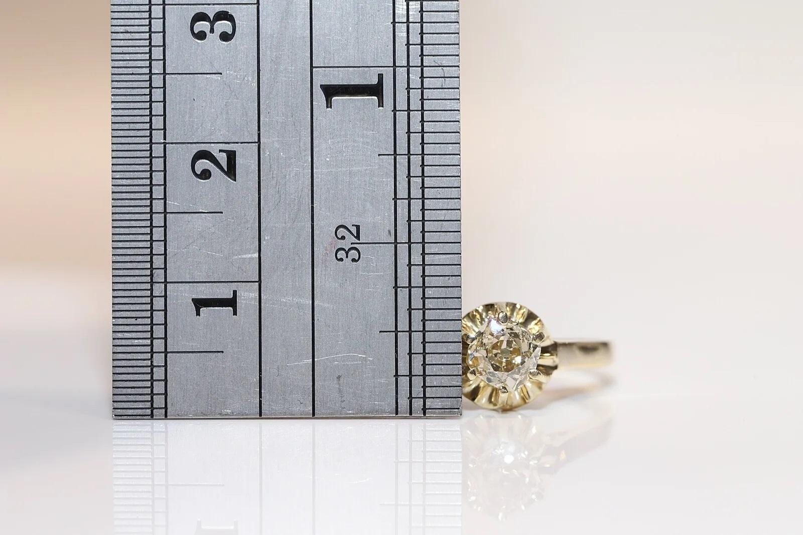 Vintage Circa 1970er Jahre Platin Natürlicher Altschliff Diamant Dekorierter Solitär Ring im Angebot 3