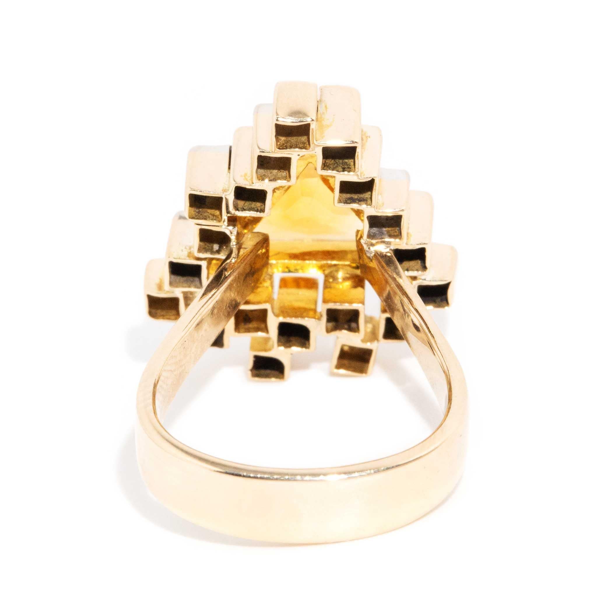 Vintage Circa 1970s Retro Citrine & Diamond Cluster Ring 18 Carat Yellow Gold For Sale 3
