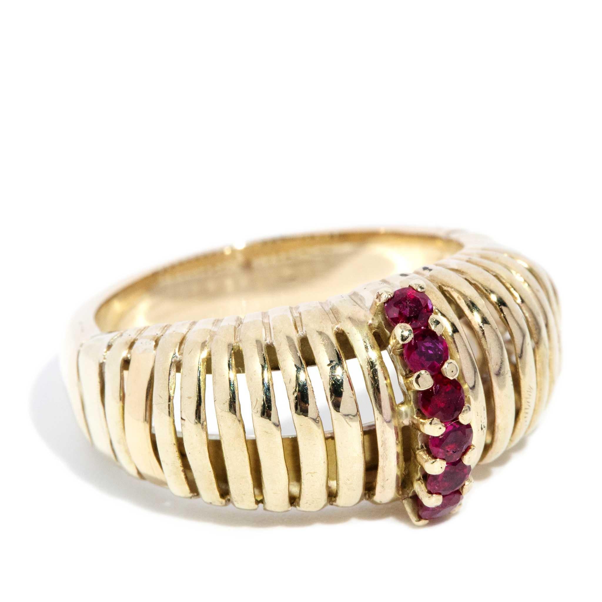 Vintage Circa 1970s Ruby Ribbed Dress Ring 9 Carat Yellow Gold In Good Condition For Sale In Hamilton, AU