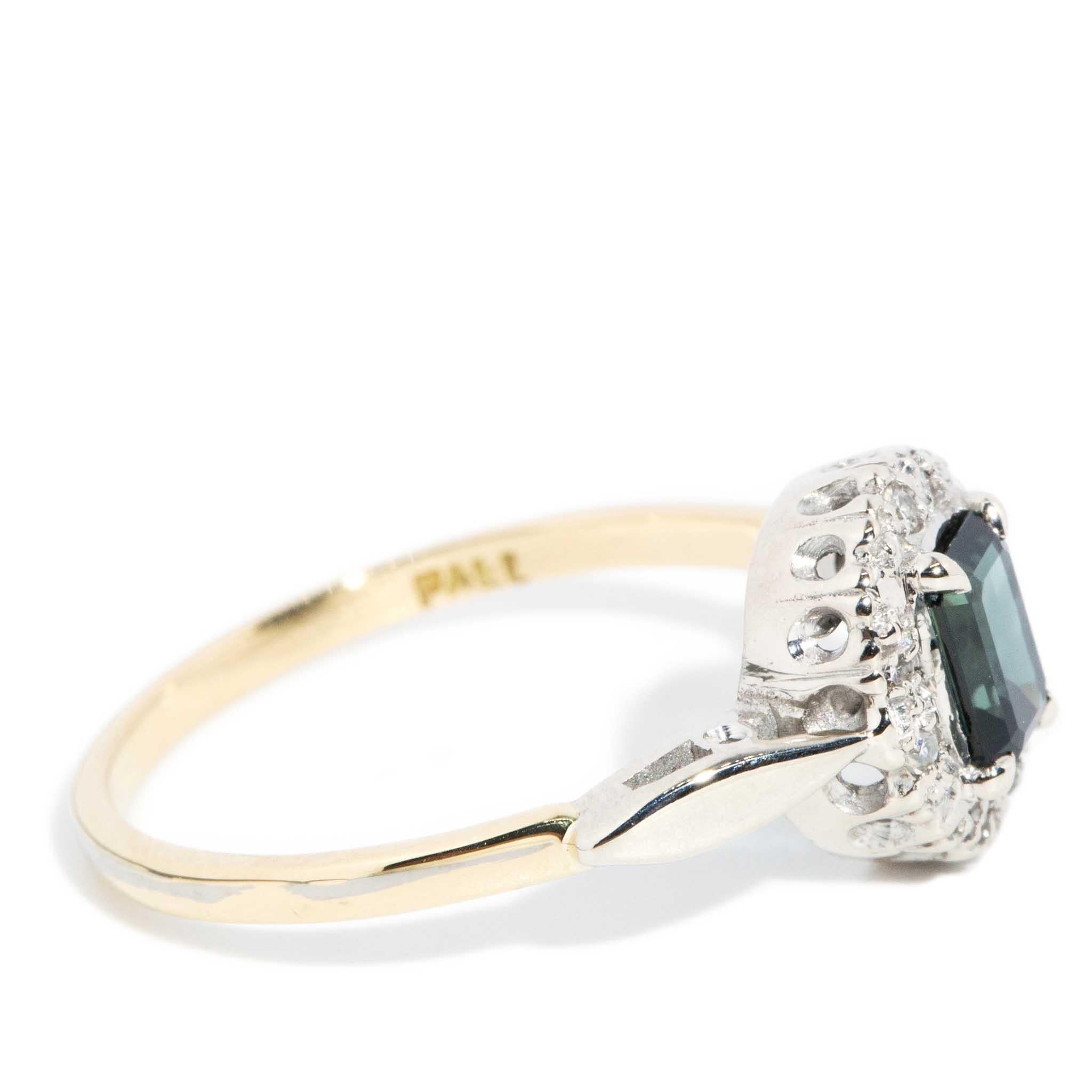 Vintage Circa 1970s Sapphire & Diamond Cluster Ring 18 Carat Gold For Sale 1