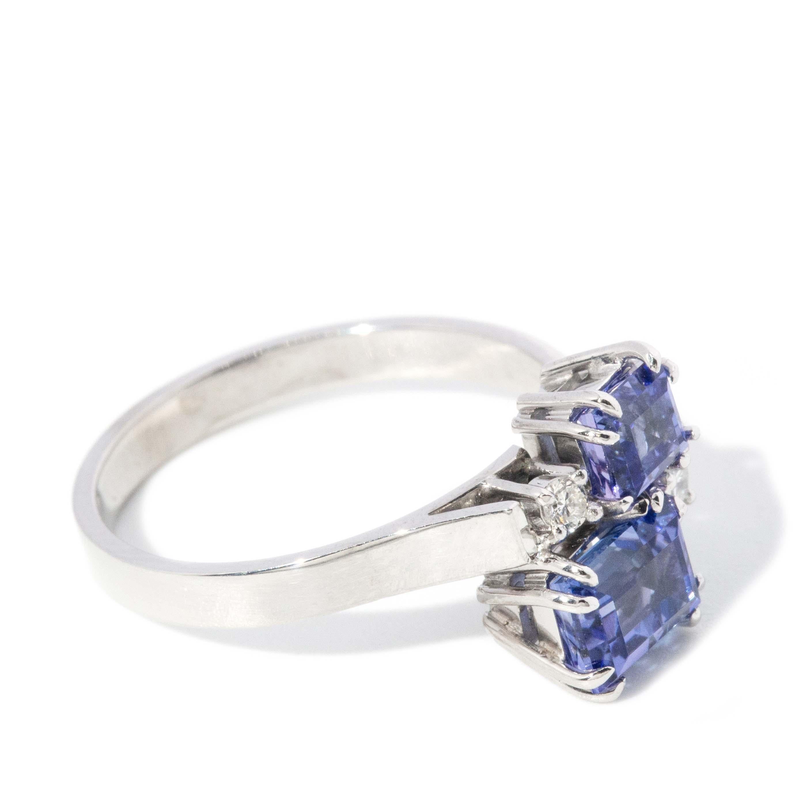 Vintage Circa 1970s Anillo Gemelo Tanzanita Diamante Oro Blanco 18 Quilates en venta 1