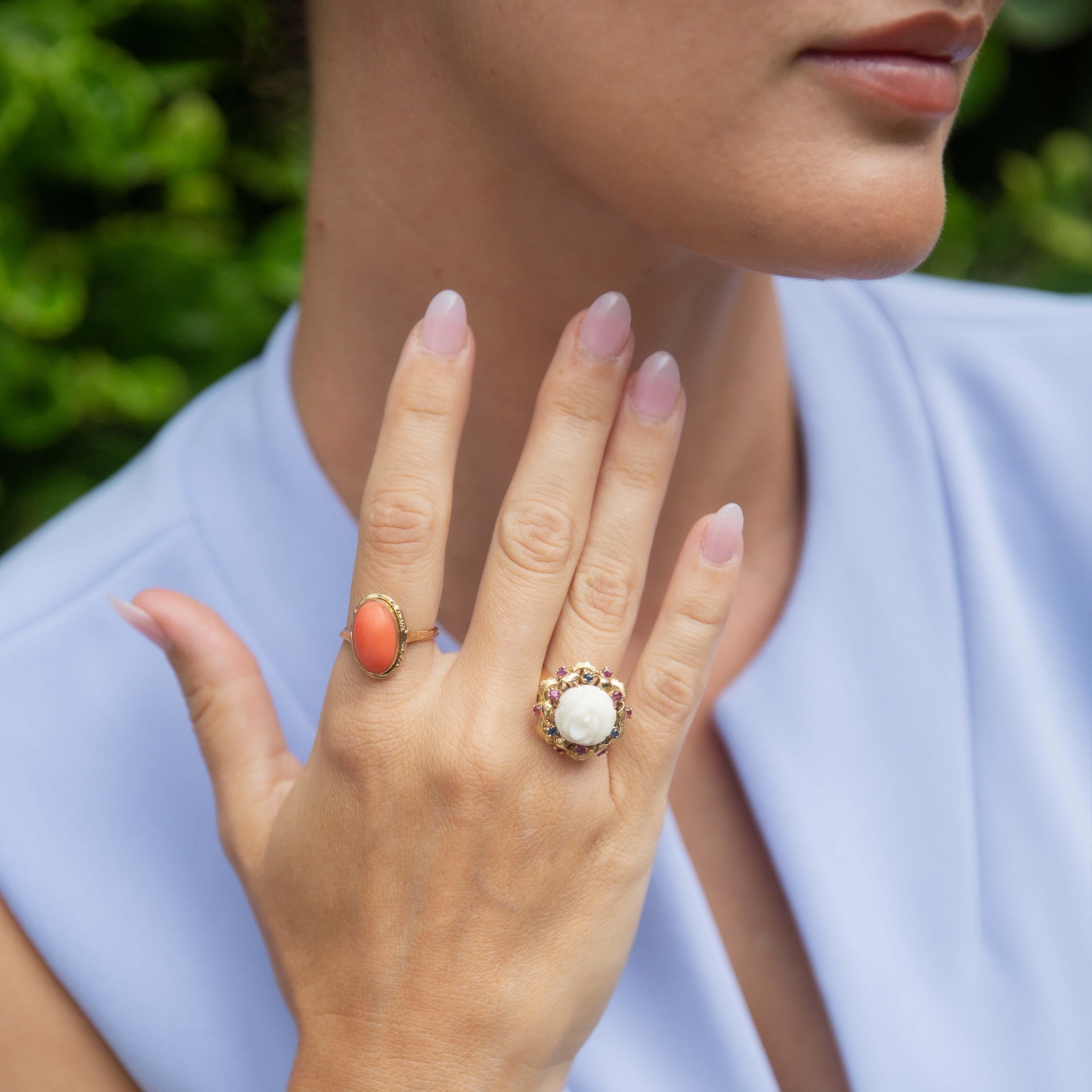 Vintage Circa 1970s White Agate Ruby Sapphire Ring 14 Carat Yellow Gold en vente 2