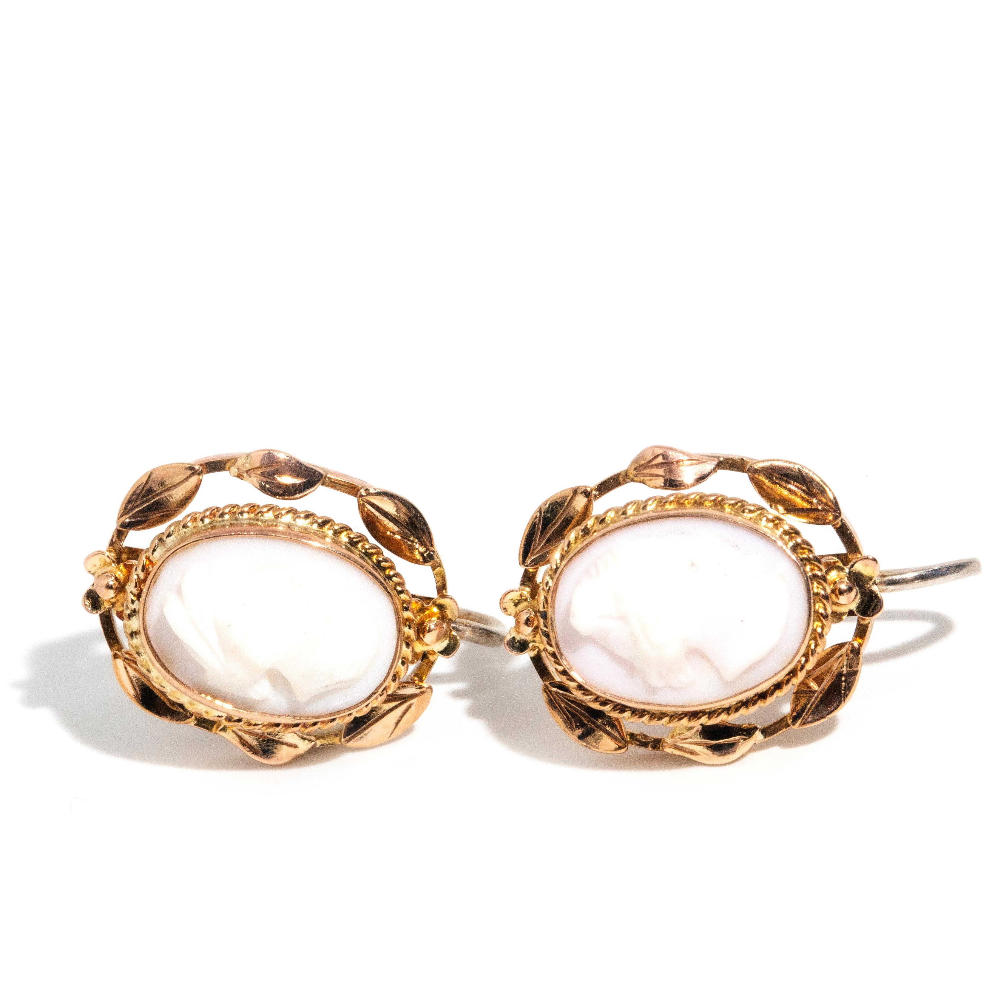 Late Victorian Vintage circa 1970s White Shell Cameo Screw Back Earrings 9 Carat Yellow Gold For Sale