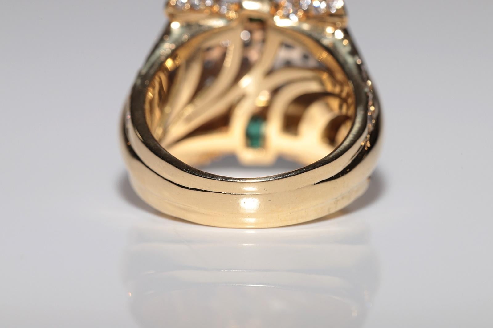 Vintage Circa 1980 18k Gold Natural Diamond And Princess Cut Emerald Tank Ring For Sale 8