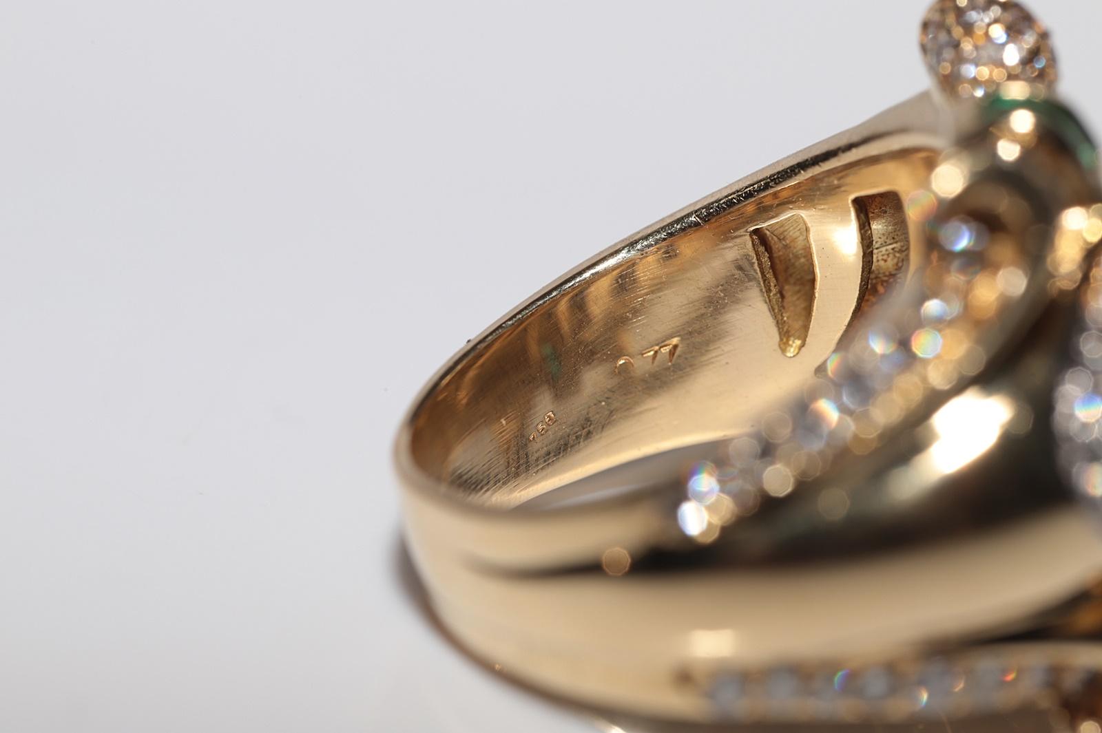 Vintage Circa 1980 18k Gold Natural Diamond And Princess Cut Emerald Tank Ring For Sale 9