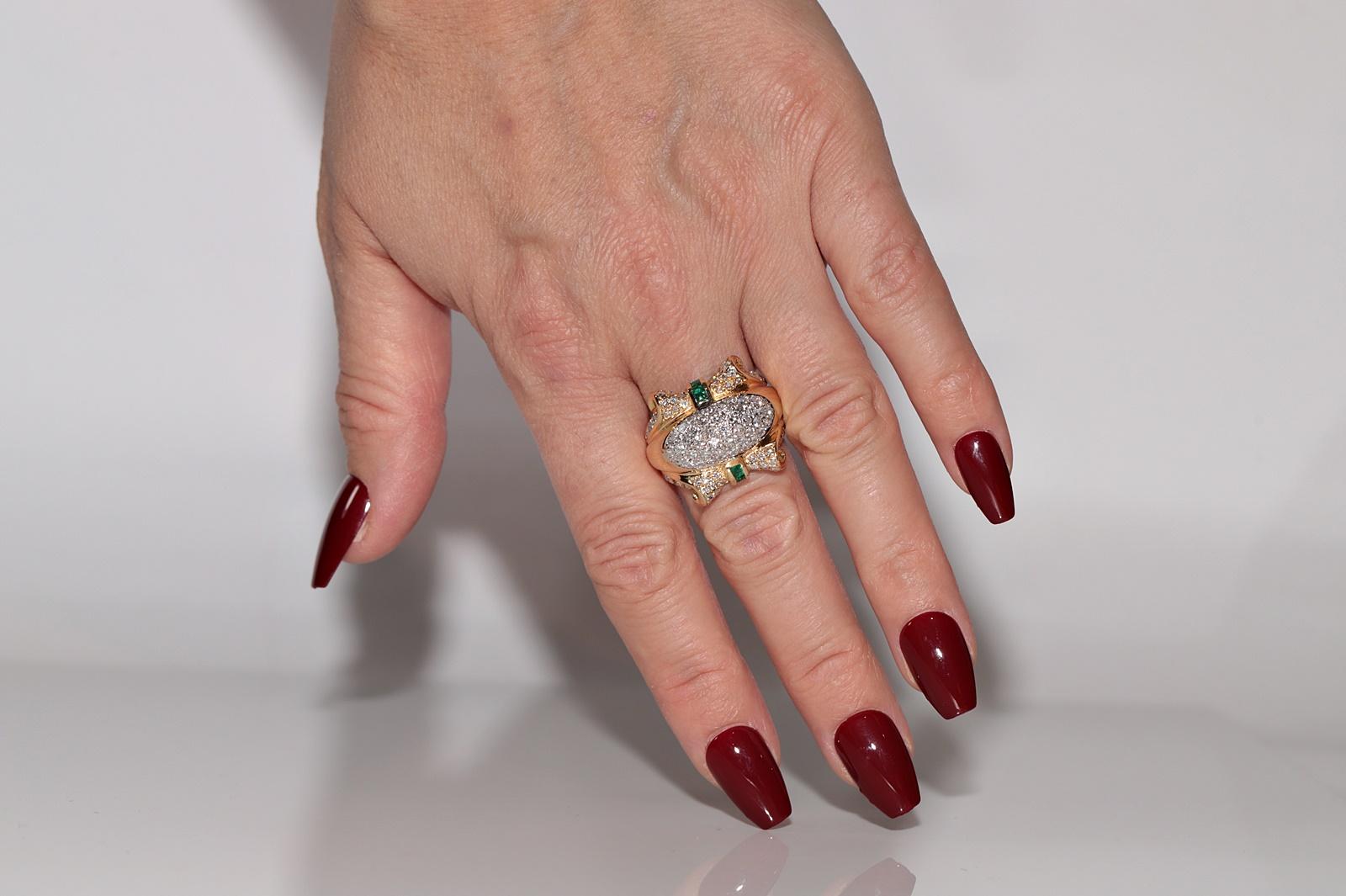 In very good condition.
Total weight is 17.3 grams.
Totally is diamond about 2 ct.
The diamond is has G-H color and vs clarity.
Totally is emerald 0.20 ct.
Ring size is US 8.5
We can make any size.
Please contact for any questions.