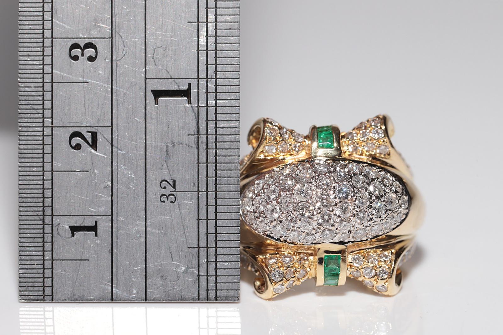 Vintage Circa 1980 18k Gold Natural Diamond And Princess Cut Emerald Tank Ring For Sale 3