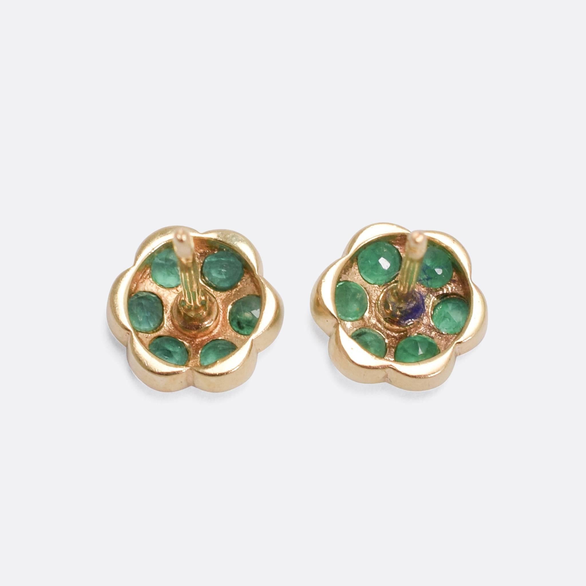 Vintage Emerald Flower Stud Earrings, circa 1980 In Excellent Condition For Sale In Sale, Cheshire
