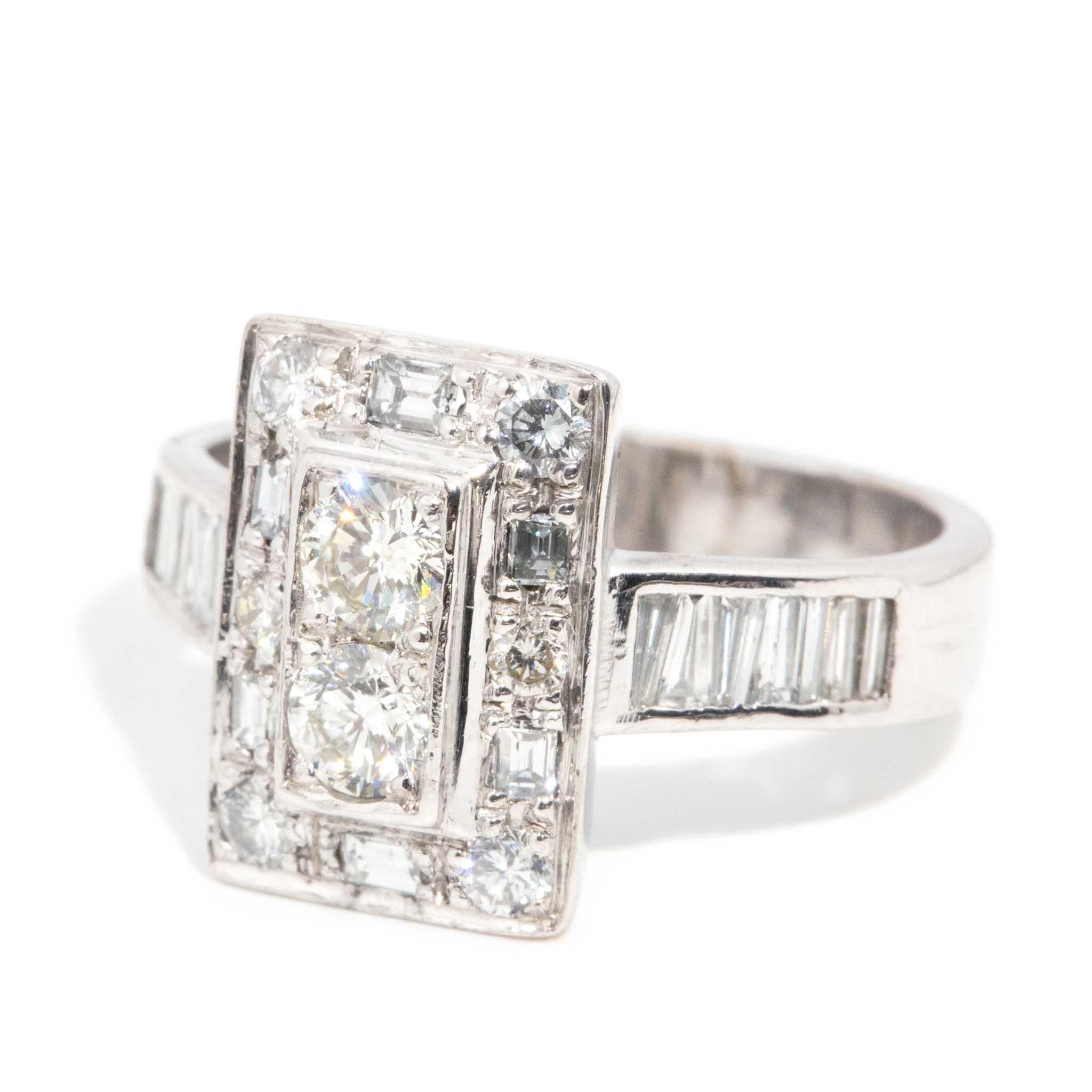 Vintage Circa 1980er Jahre 0,80 Karat Diamantring 18 Karat Weißgold (Moderne) im Angebot