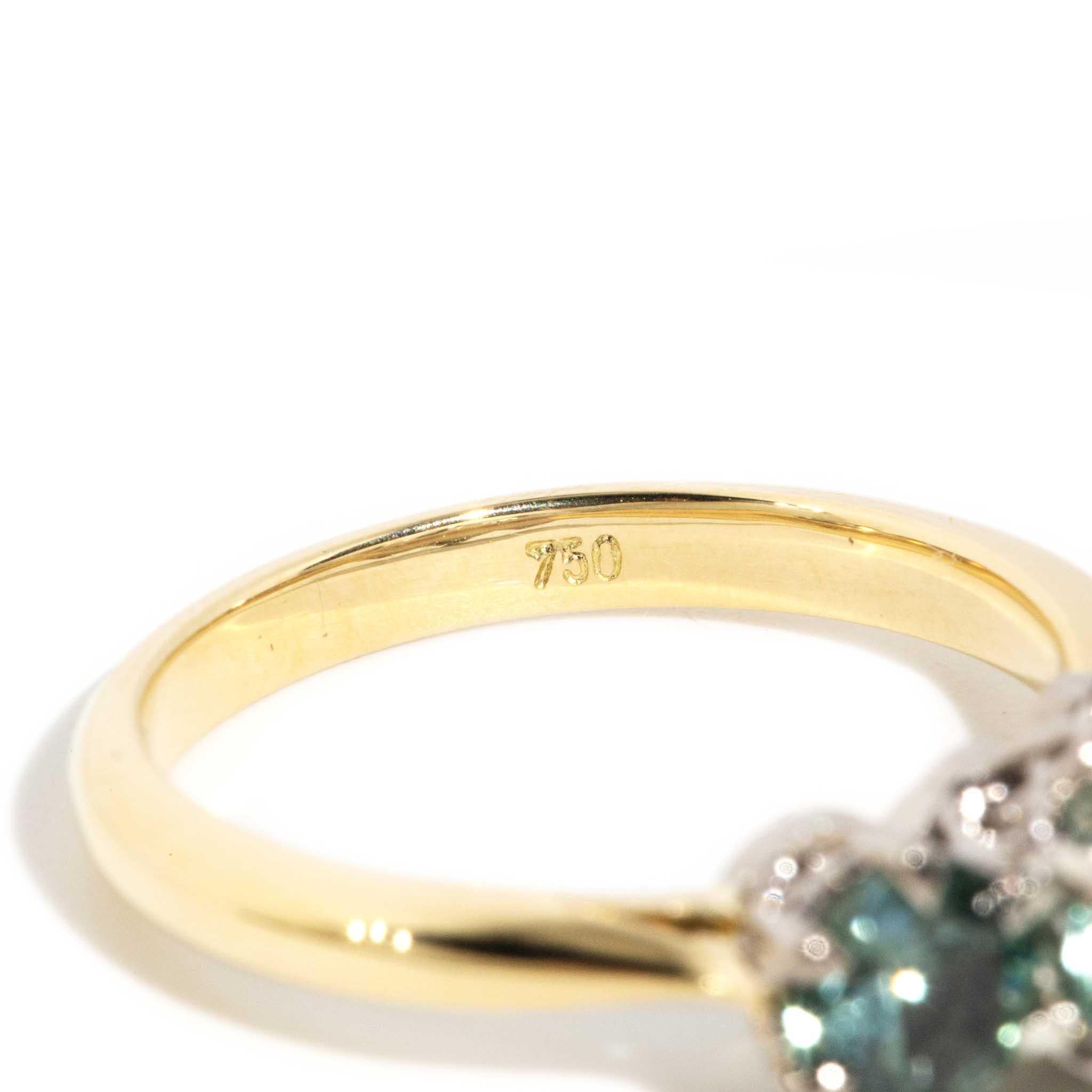 Vintage Circa 1980s 0.95 Carat Emerald & 1.07 Carat Sapphire Ring 18 Carat Gold For Sale 6