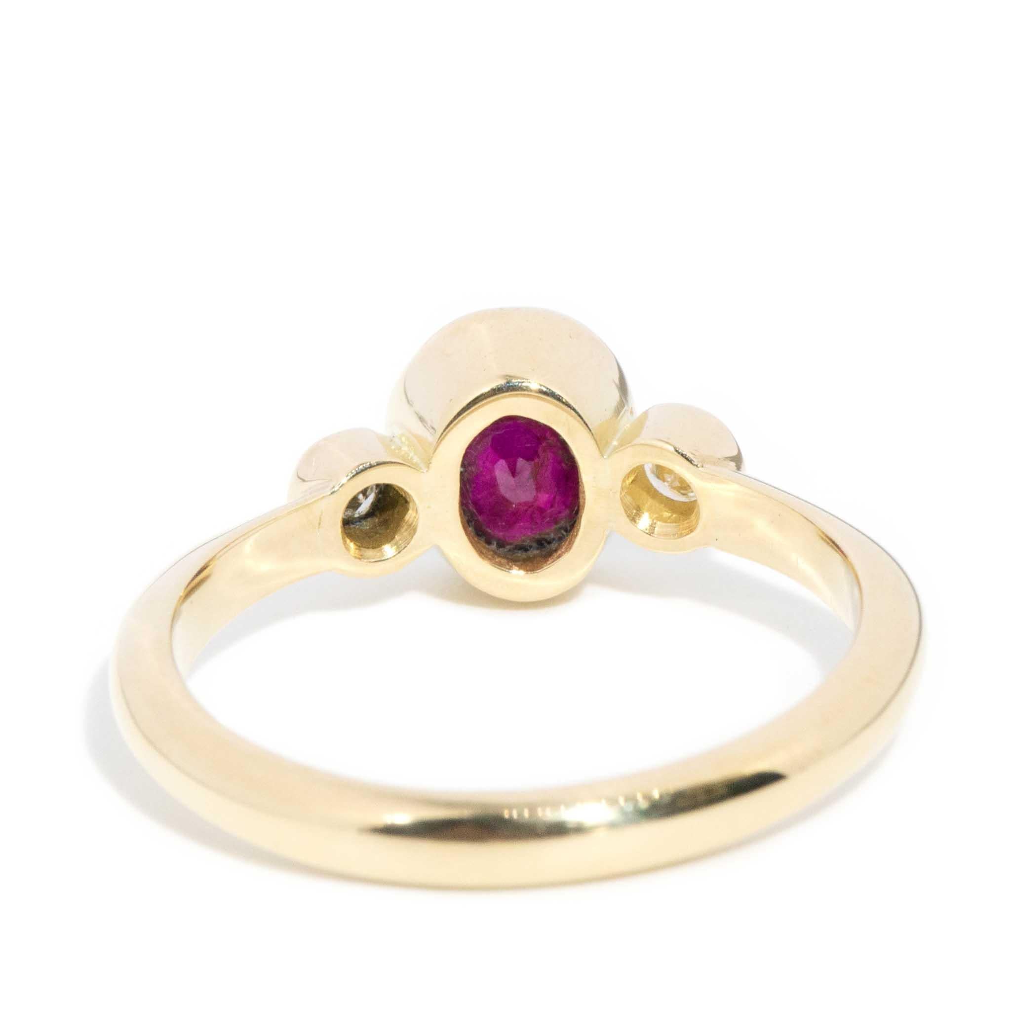 Vintage Circa 1980s 1.00 Carat Ruby & Diamond Ring 18 Carat Yellow Gold In Good Condition For Sale In Hamilton, AU