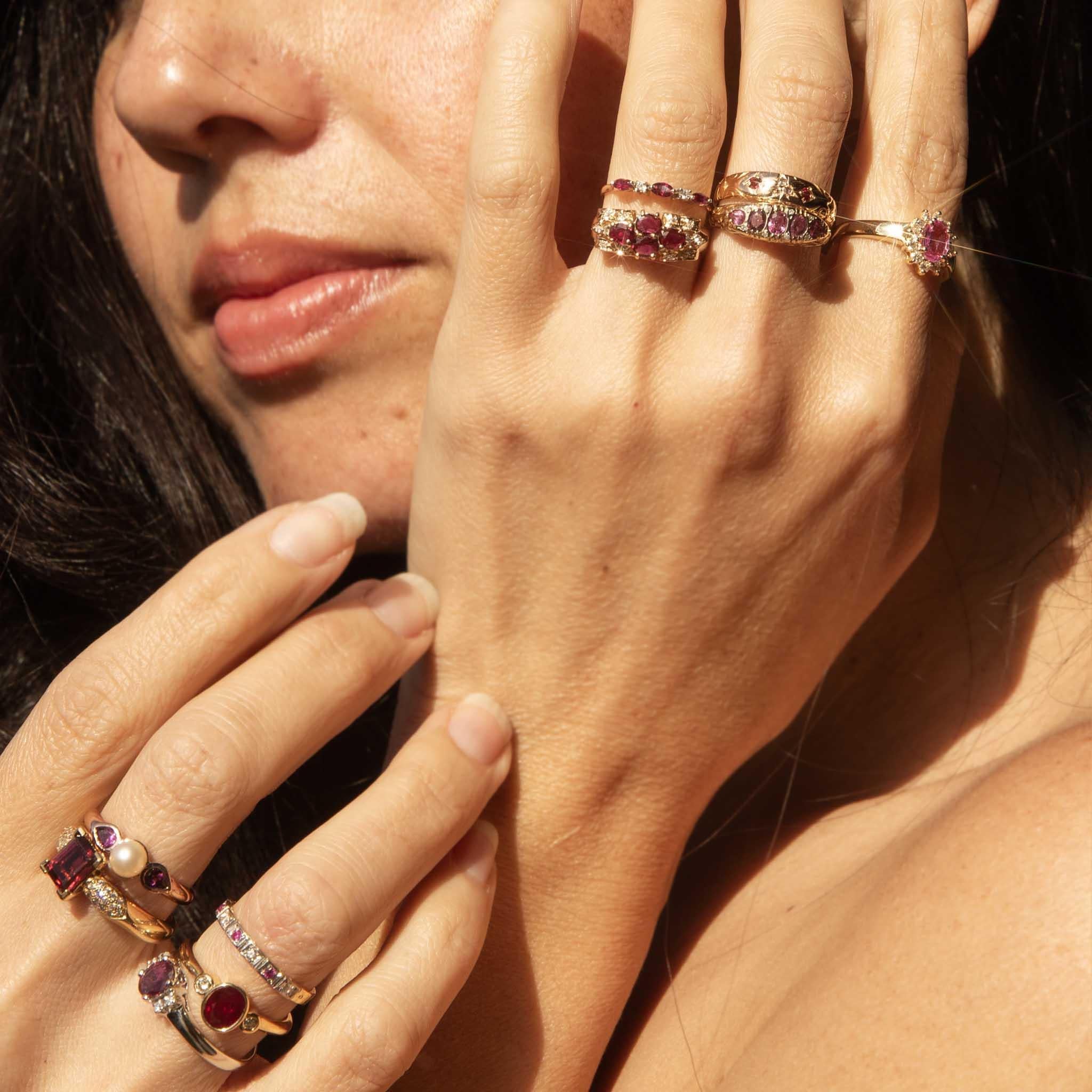 Women's Vintage Circa 1980s 1.00 Carat Ruby & Diamond Ring 18 Carat Yellow Gold For Sale