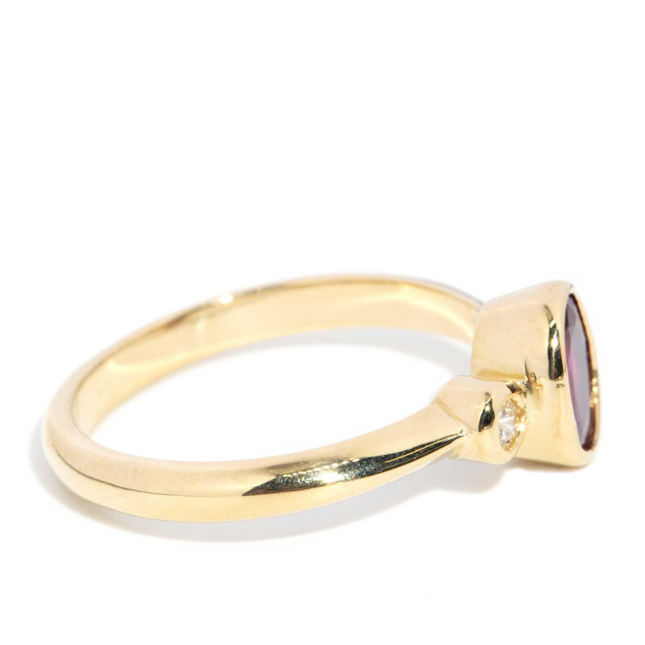 Vintage Circa 1980s 1.00 Carat Ruby & Diamond Ring 18 Carat Yellow Gold For Sale 1