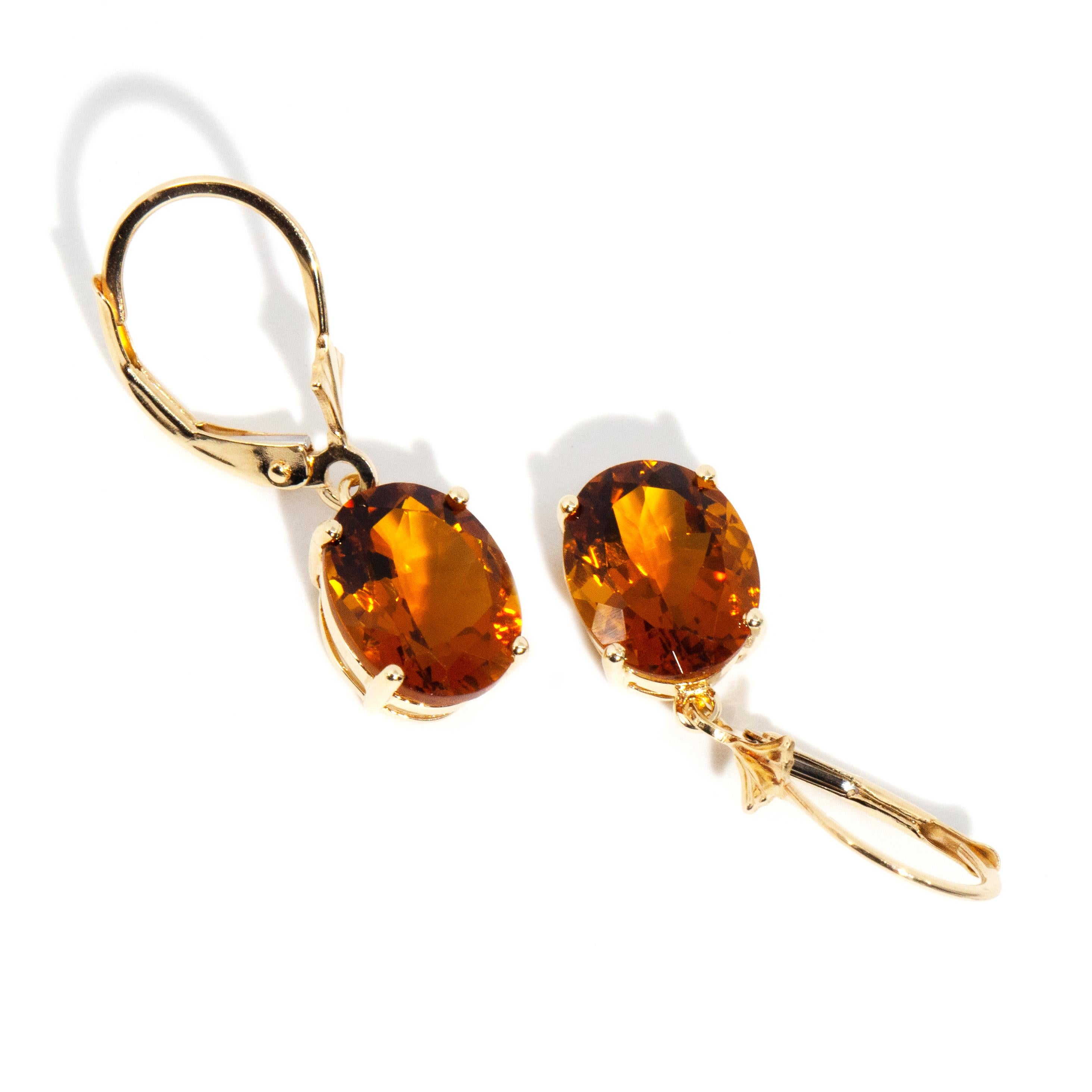 Vintage circa 1980s 14 Carat Yellow Gold Deep Orange Citrine Drop Hook Earrings In Good Condition In Hamilton, AU