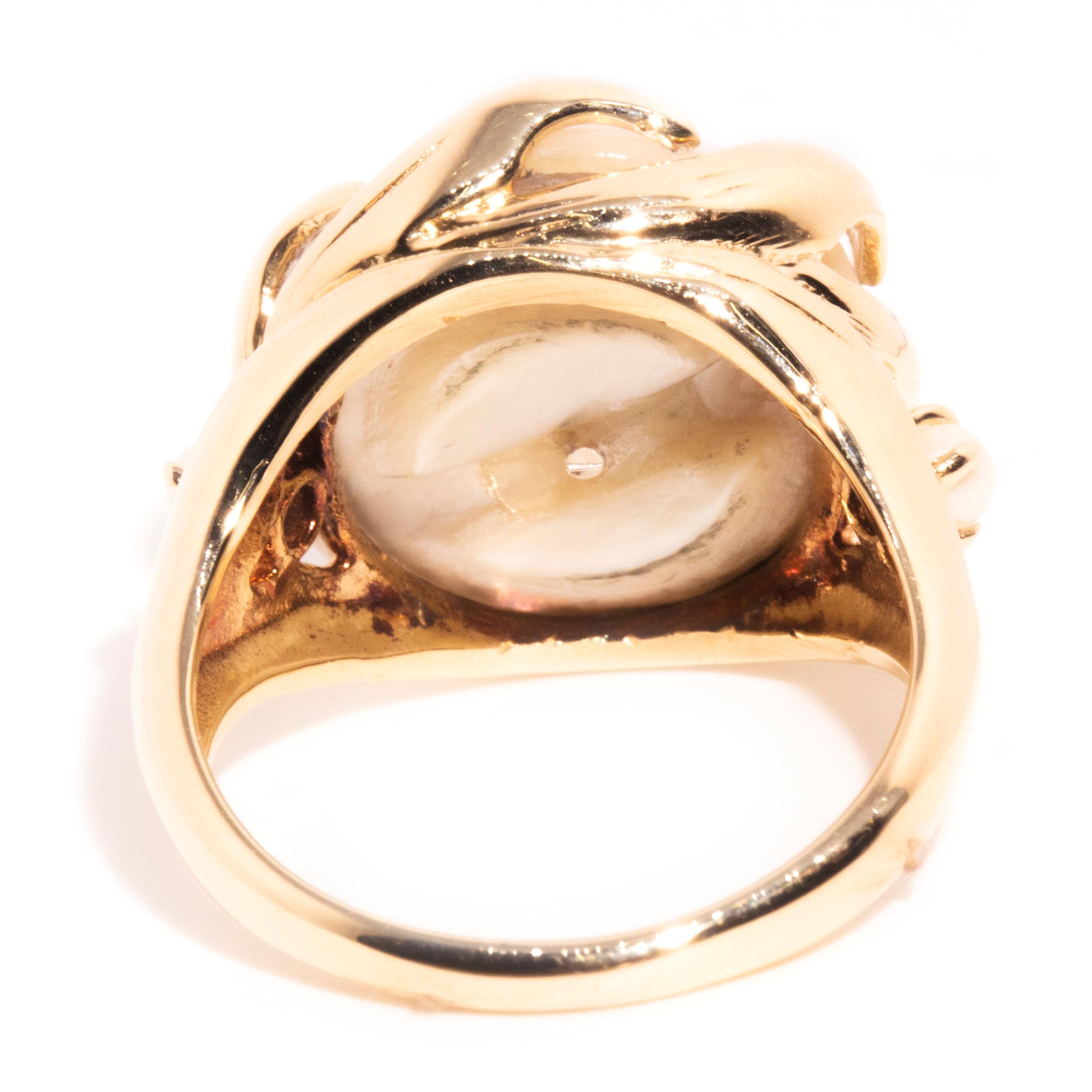 Vintage circa 1980s 14 Carat Yellow Gold Mabe Pearl Leaf Setting Ring For Sale 4