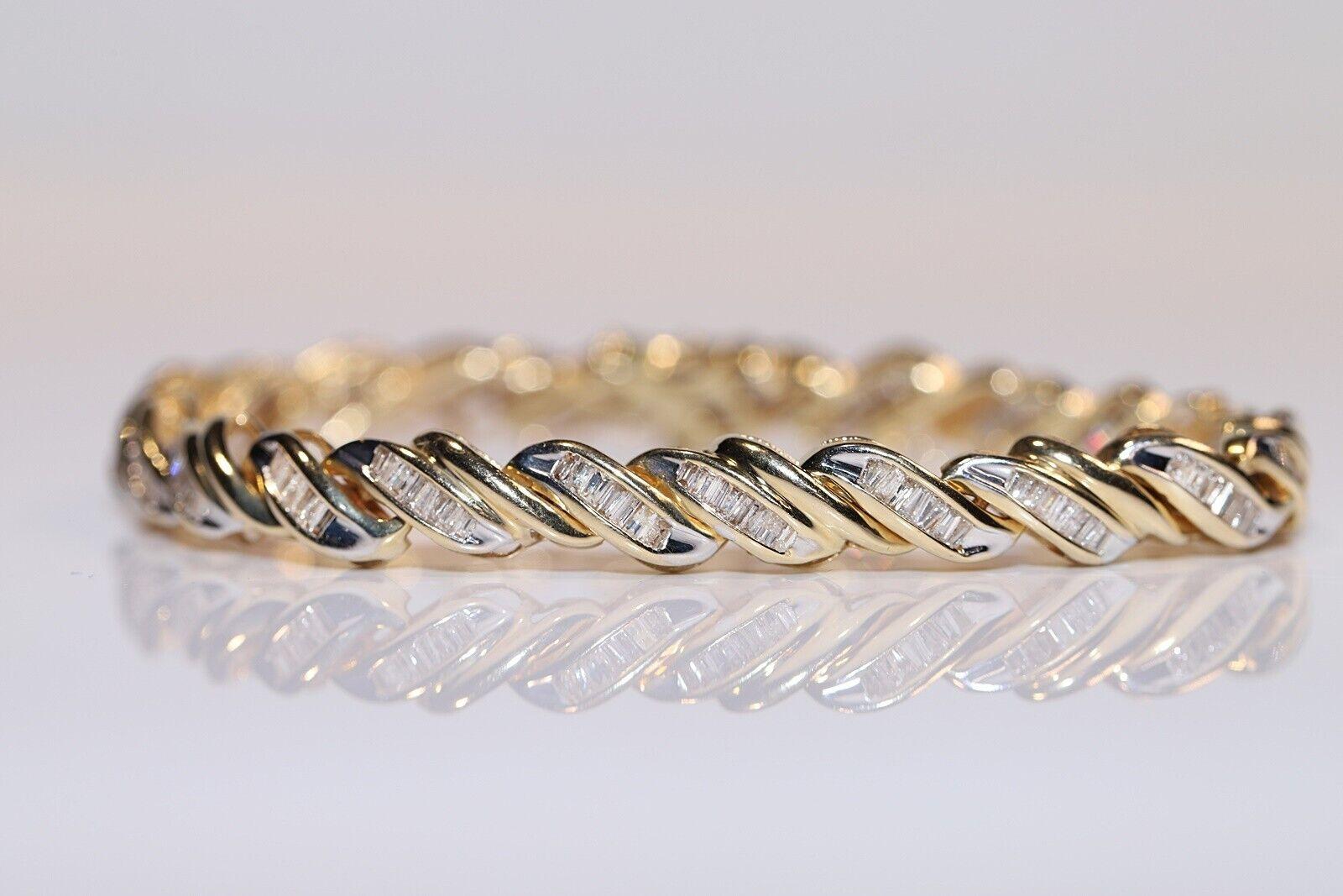 Vintage Circa 1980er Jahre 14k Gold Natürliches Baguette-Schliff Diamant Dekoriertes Armband im Angebot 4