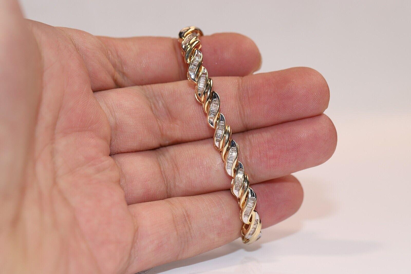 Vintage Circa 1980er Jahre 14k Gold Natürliches Baguette-Schliff Diamant Dekoriertes Armband Damen im Angebot