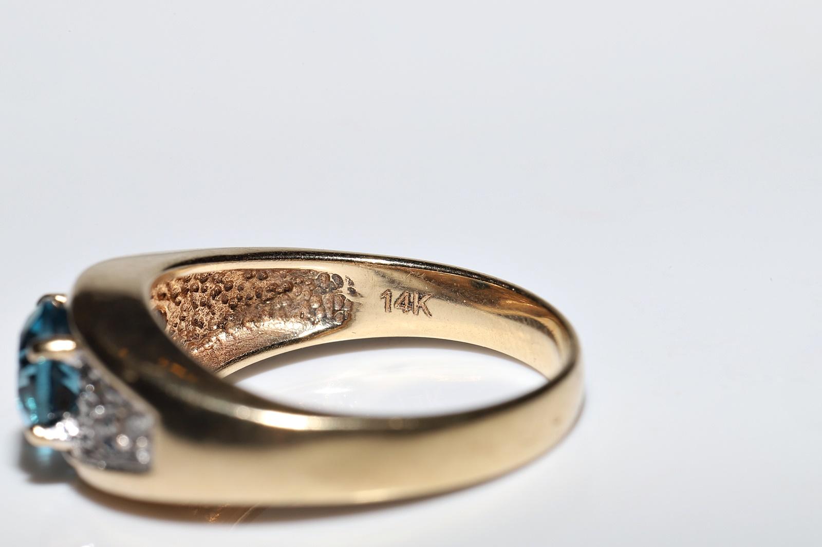 Vintage CIRCA 1980s 14k Gold Natürlicher Diamant und Blauer Topas Dekorierter Ring im Angebot 4