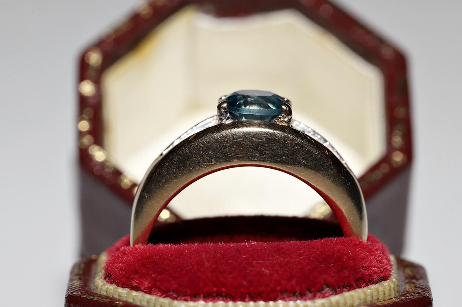 Vintage CIRCA 1980s 14k Gold Natürlicher Diamant und Blauer Topas Dekorierter Ring (Retro) im Angebot