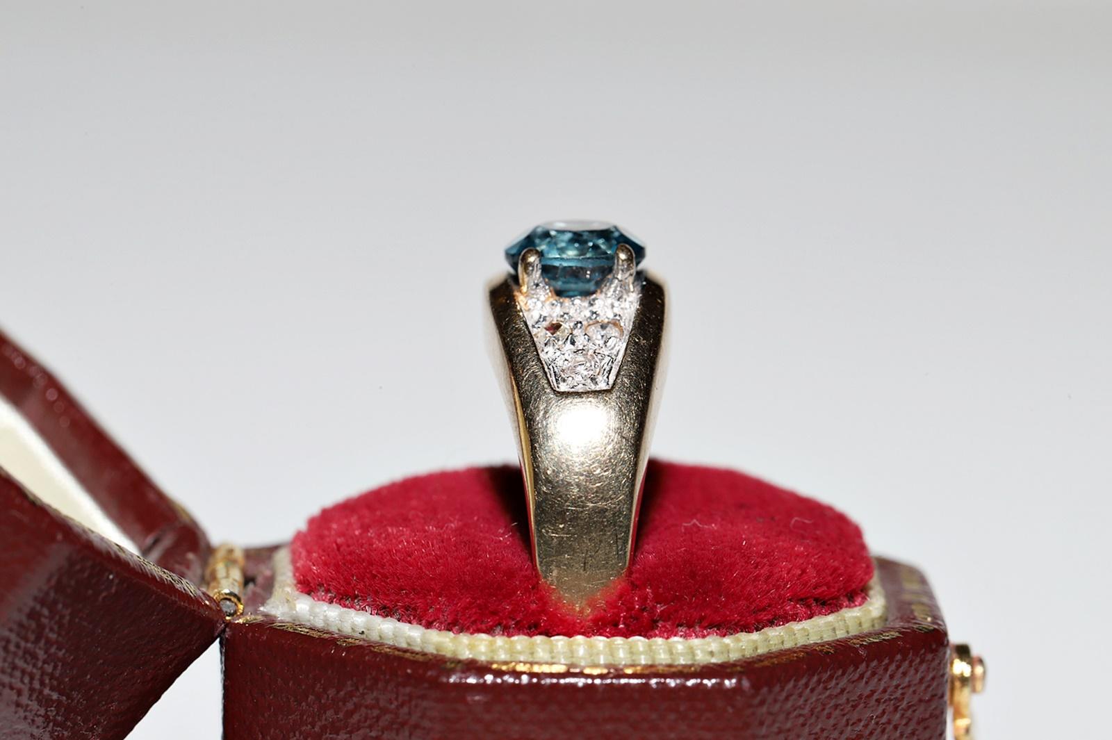 Vintage Circa 1980s 14k Gold Natural Diamond And Blue Topaz Decorated Ring In Good Condition For Sale In Fatih/İstanbul, 34