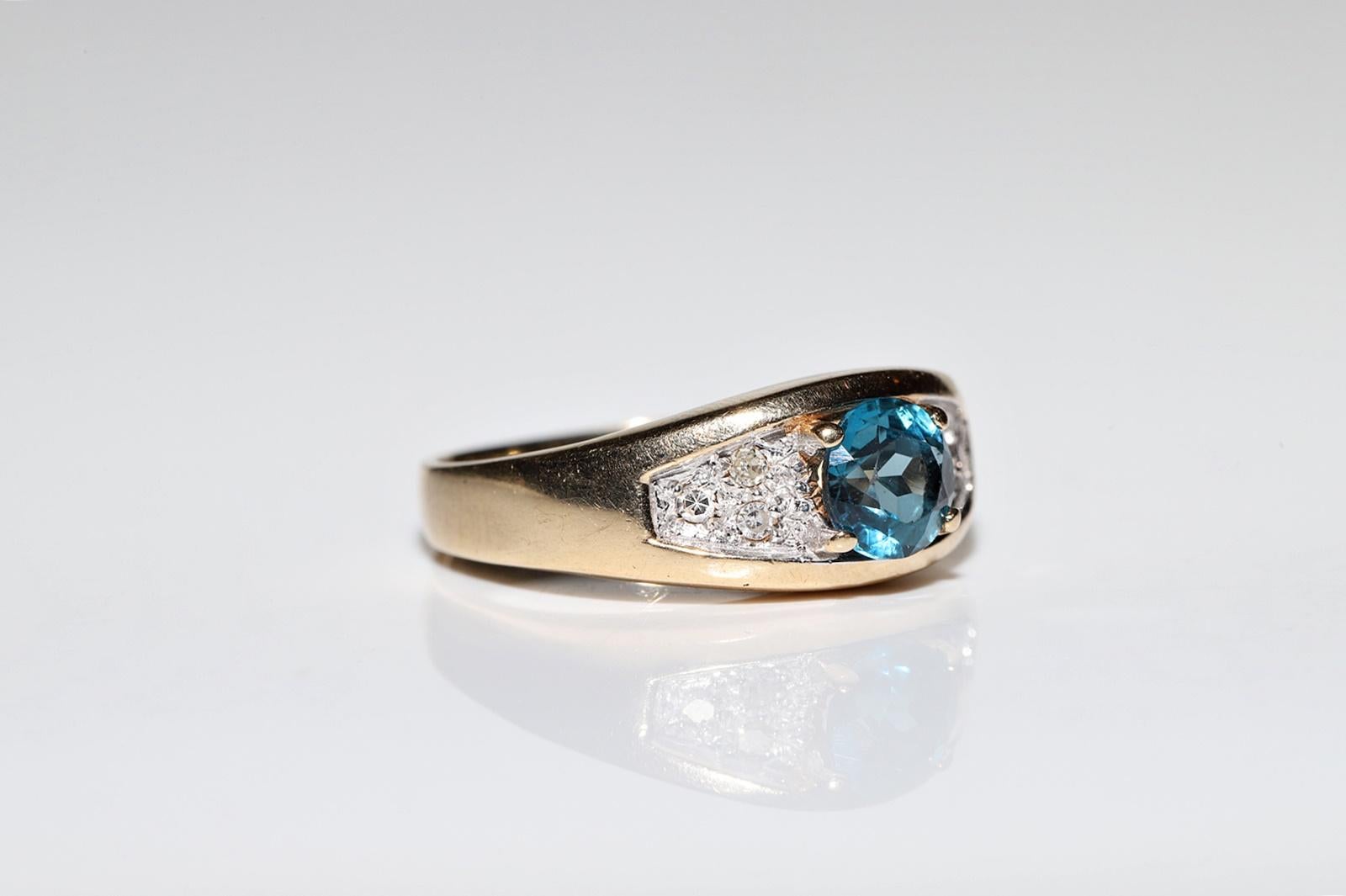 Vintage Circa 1980s 14k Gold Natural Diamond And Blue Topaz Decorated Ring For Sale 1