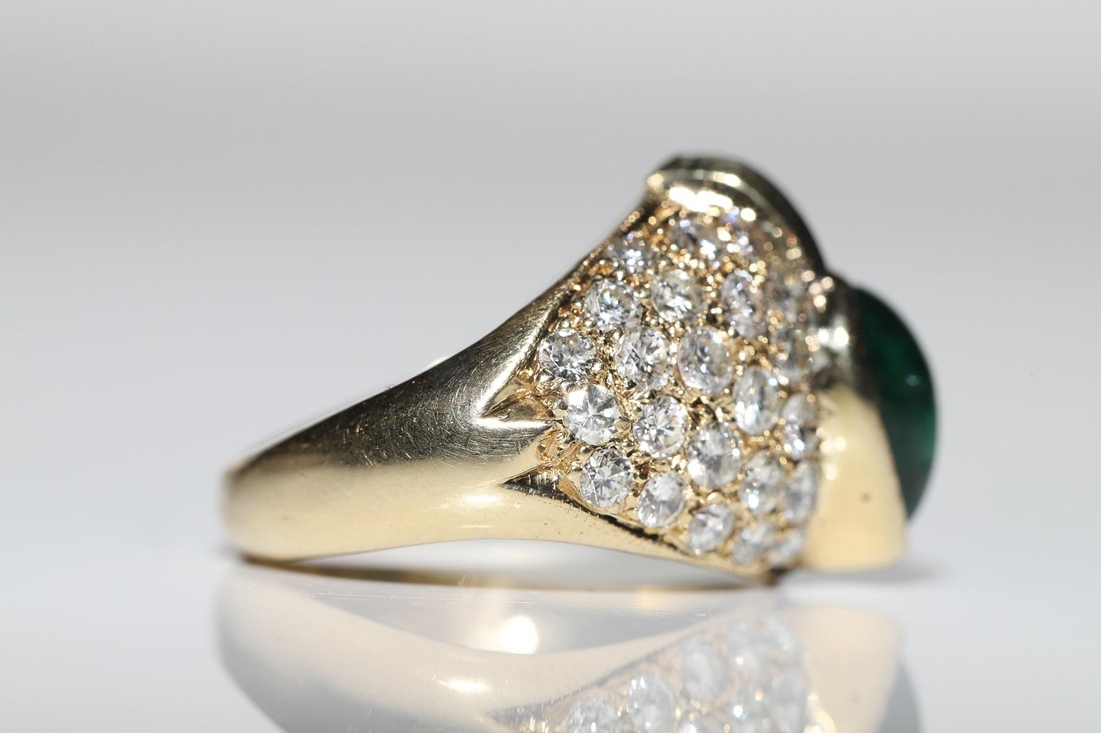 Brilliant Cut  Vintage Circa 1980s 14k Gold Natural Diamond And Cabochon Emerald Decorated Ri For Sale