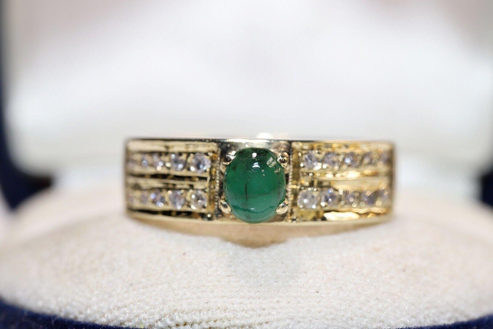 Vintage Circa 1980s 14k Gold Natural Diamond And Cabochon Emerald Ring  For Sale 5