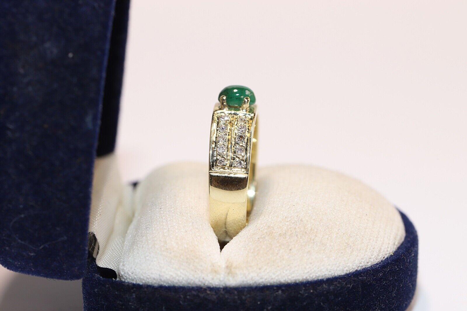 Vintage Circa 1980s 14k Gold Natural Diamond And Cabochon Emerald Ring  For Sale 6
