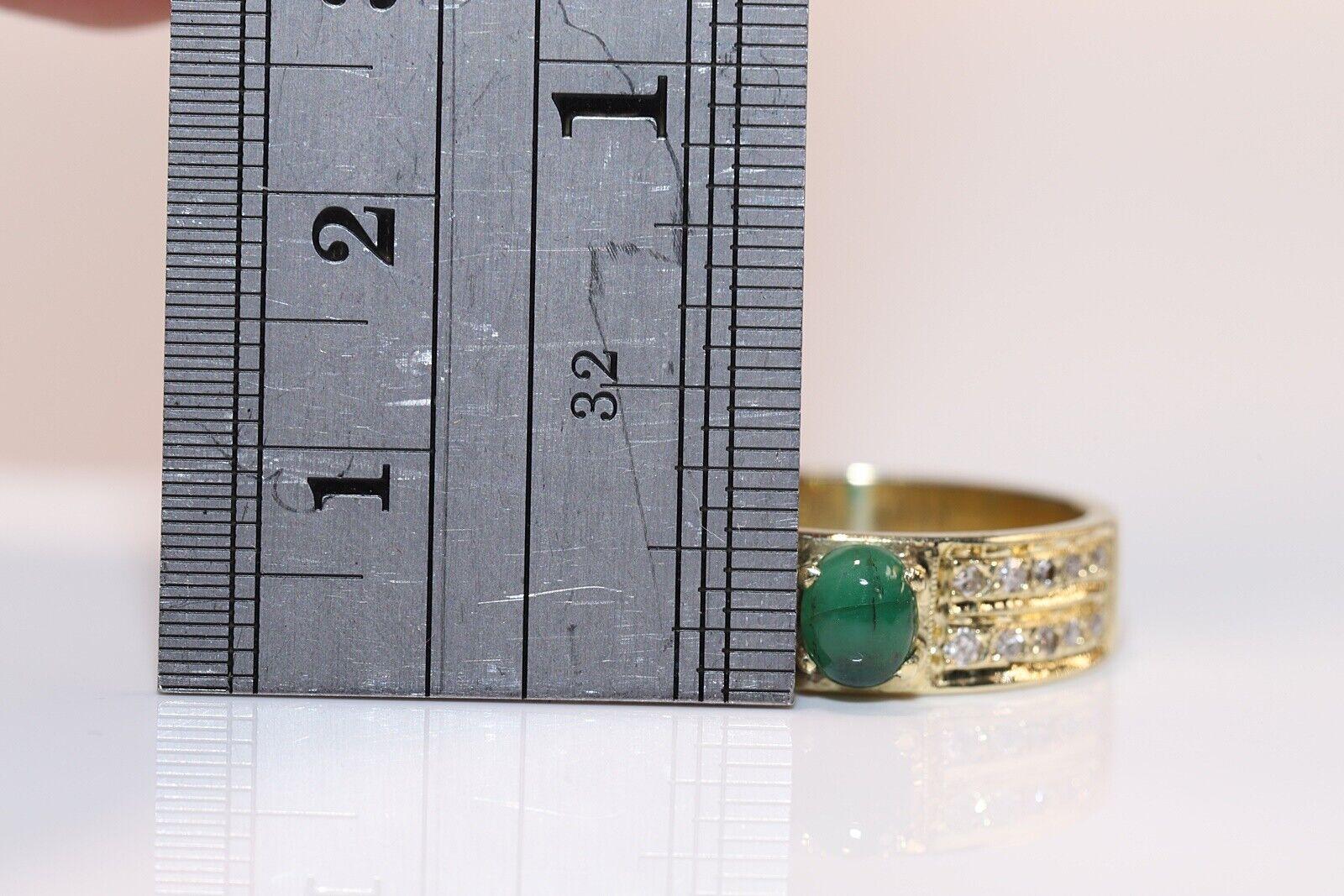 Vintage Circa 1980s 14k Gold Natural Diamond And Cabochon Emerald Ring  In Good Condition For Sale In Fatih/İstanbul, 34