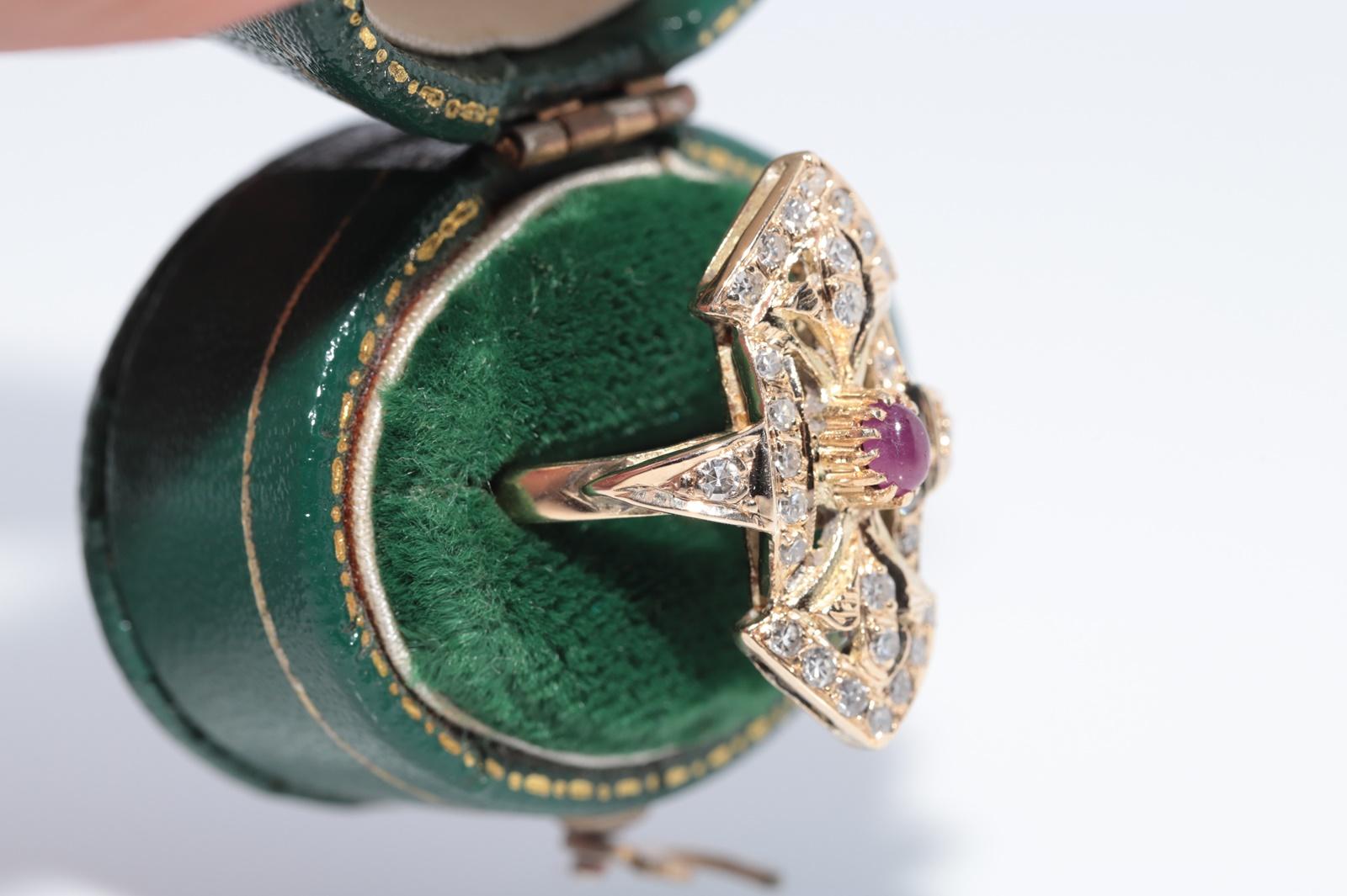 Artigiano Vintage Circa 1980s 14k Gold Natural Diamond And Cabochon Ruby Navette Ring in vendita