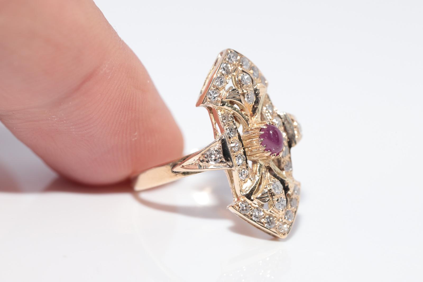 Donna Vintage Circa 1980s 14k Gold Natural Diamond And Cabochon Ruby Navette Ring in vendita