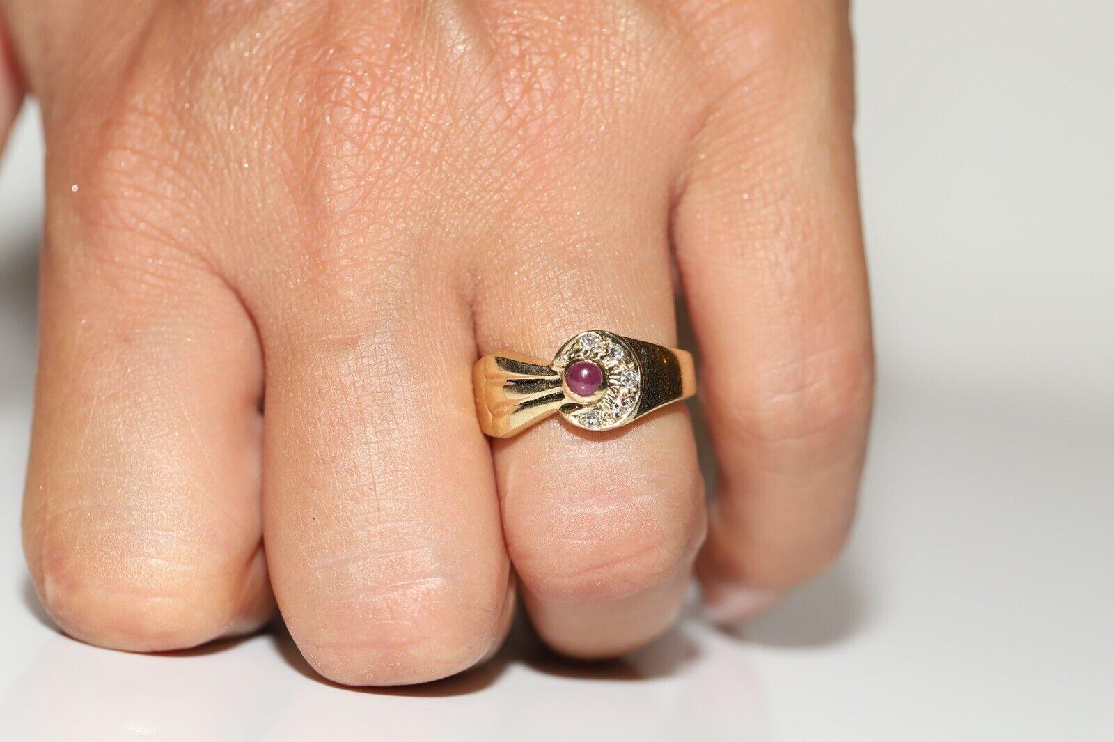 Vintage Circa 1980s 14k Gold Natural Diamond And Cabochon Ruby Ring For Sale 4