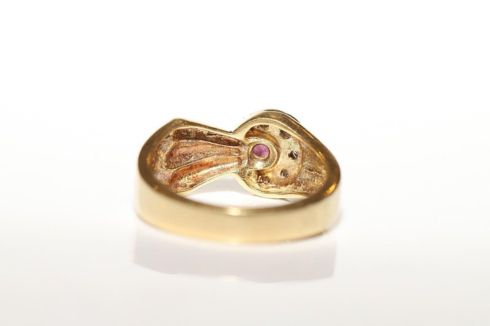 Vintage Circa 1980s 14k Gold Natural Diamond And Cabochon Ruby Ring In Good Condition For Sale In Fatih/İstanbul, 34