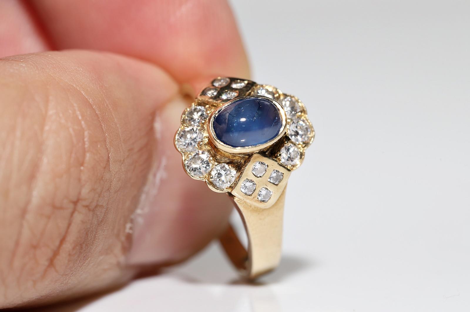 Vintage Circa 1980s 14k Gold Natural Diamond And Cabochon Sapphire  Ring For Sale 4