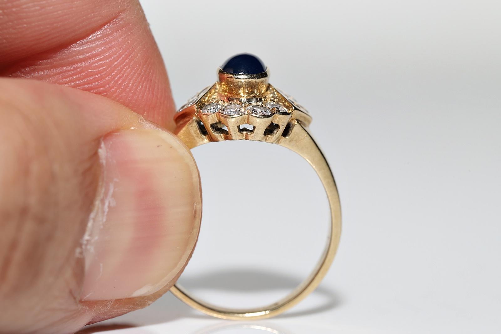 Vintage Circa 1980s 14k Gold Natural Diamond And Cabochon Sapphire  Ring For Sale 3