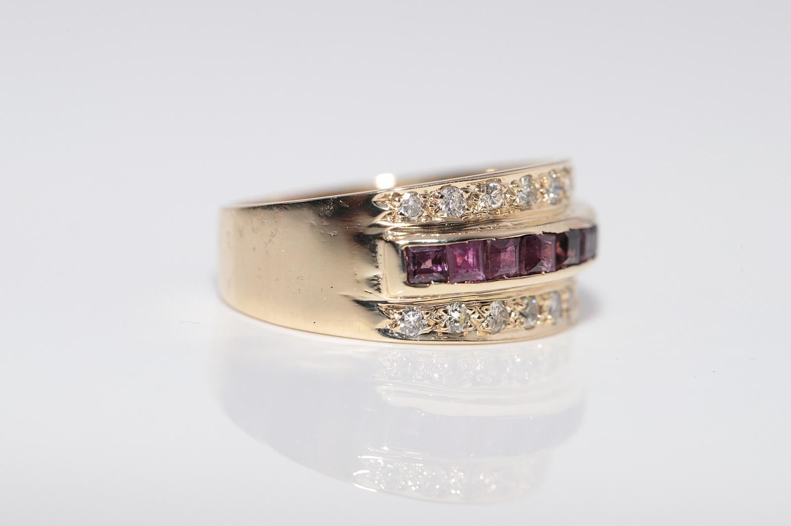 Rétro Anello d'oro 14k con diamanti naturali e rubini taglio calibro, vintage, anni '80 circa in vendita