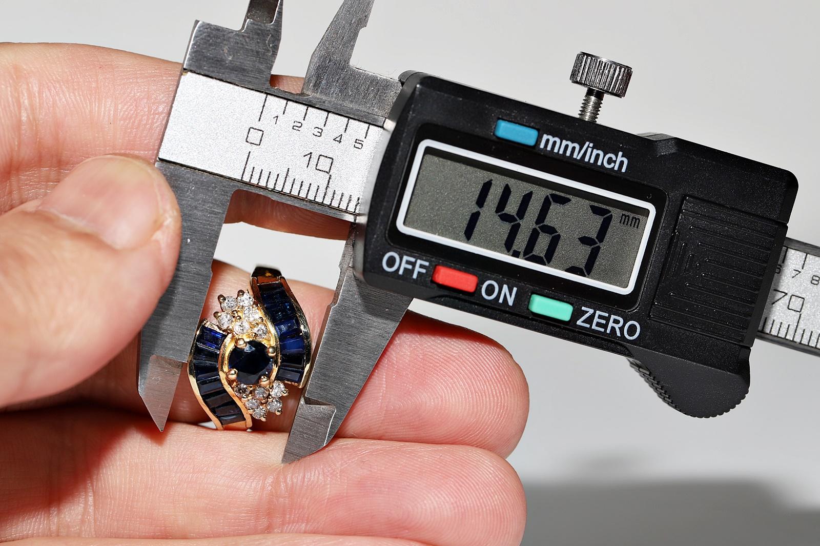 Vintage Circa 1980er Jahre 14k Gold Ring mit natürlichem Diamant und Saphir im Kaliberschliff im Angebot 5