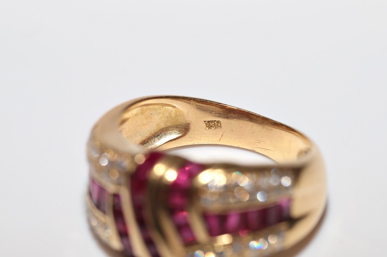 Anillo Vintage Circa Década de 1980 Oro de 14k Decorado con Diamantes Naturales y Rubí Calibre en venta 4
