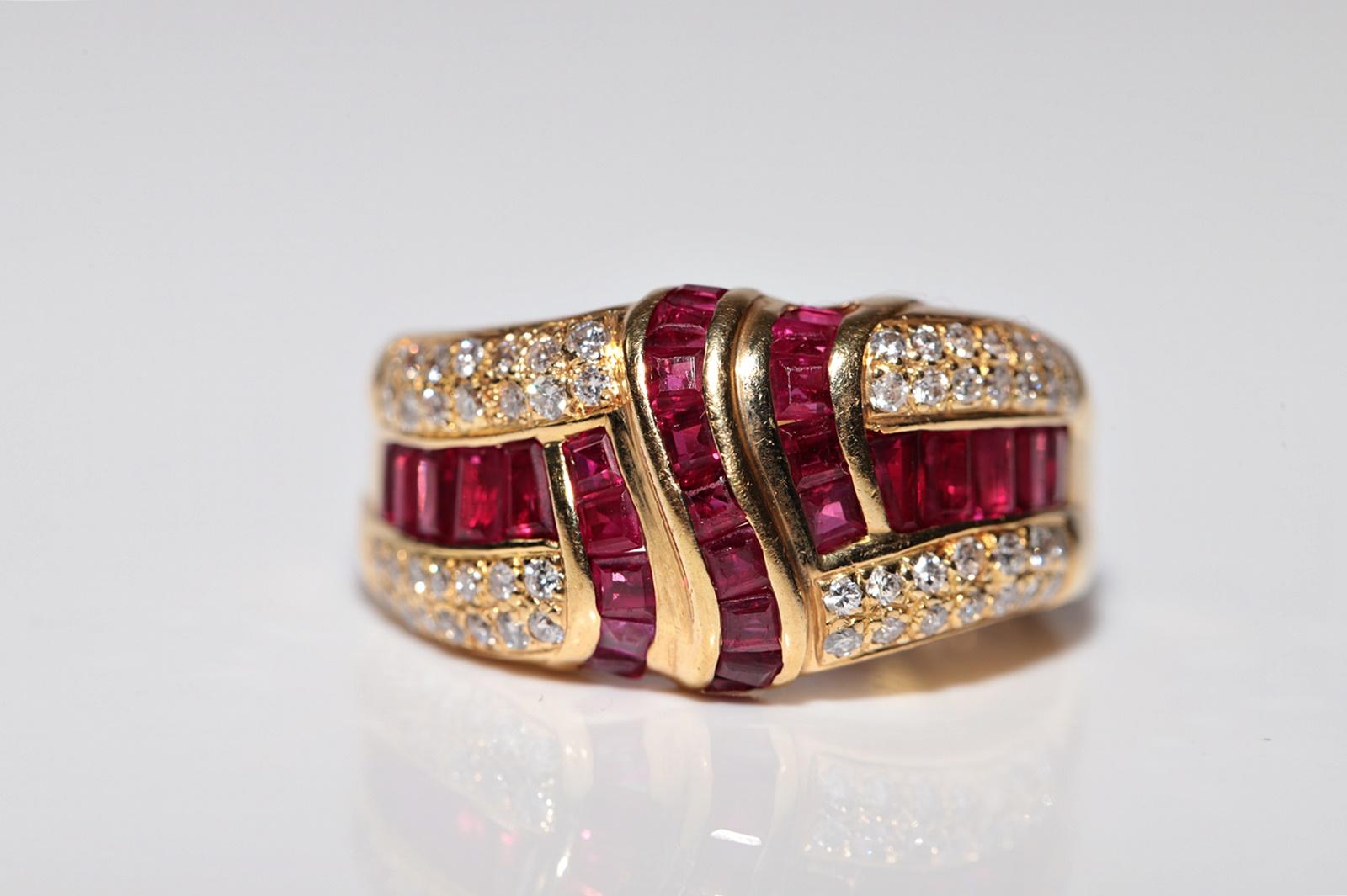 Anillo Vintage Circa Década de 1980 Oro de 14k Decorado con Diamantes Naturales y Rubí Calibre Corte brillante en venta